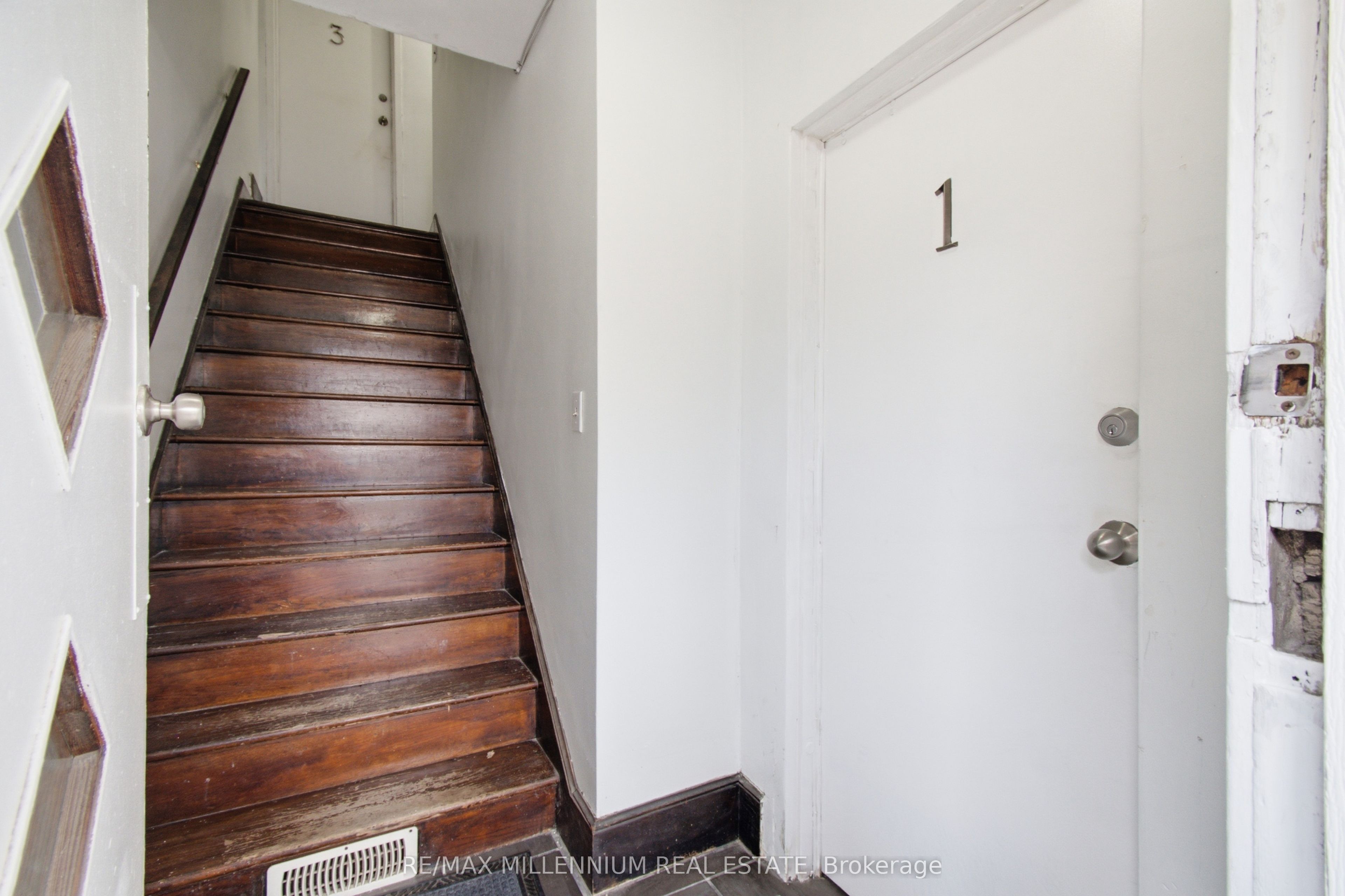 2269-71 Howard Avenue Property Photo 10