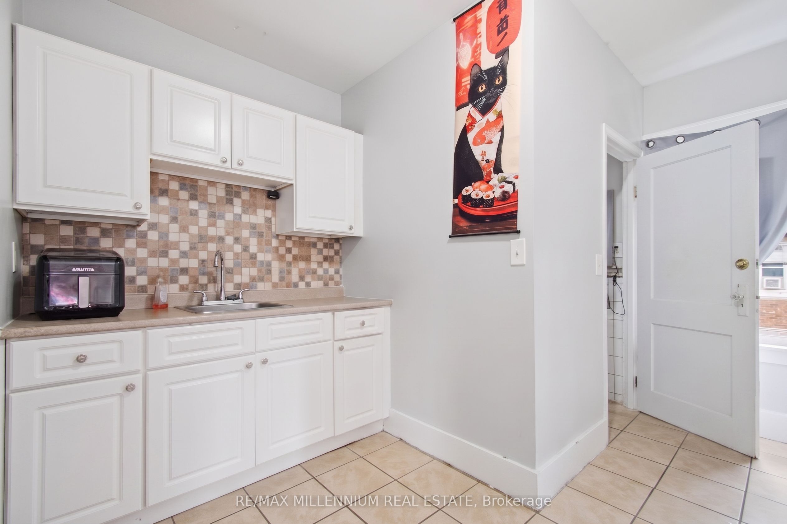 2269-71 Howard Avenue Property Photo 33