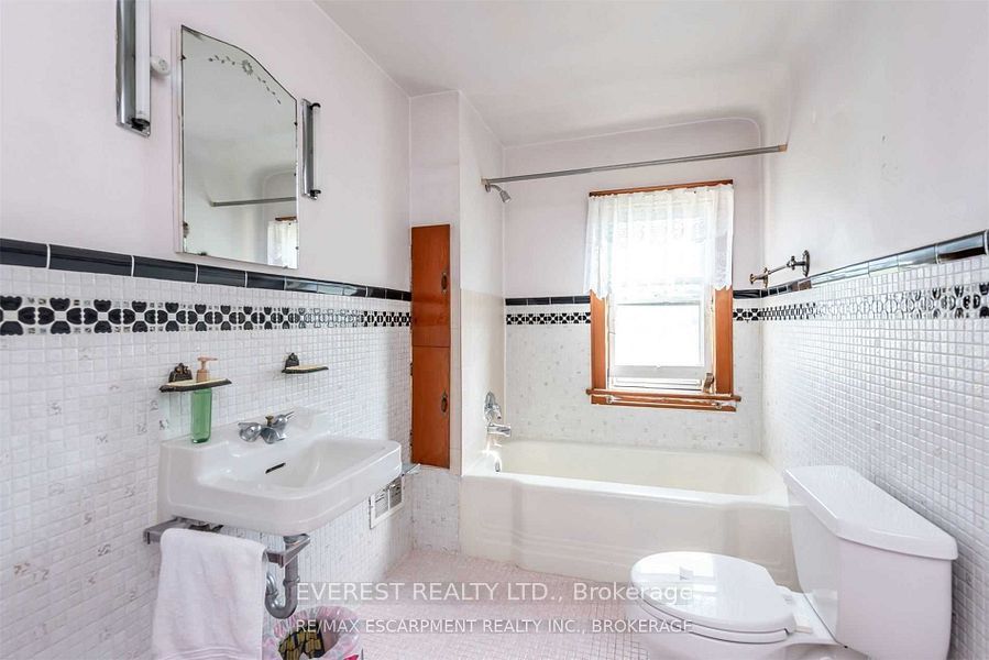 960 Caistorville Road Property Photo 6