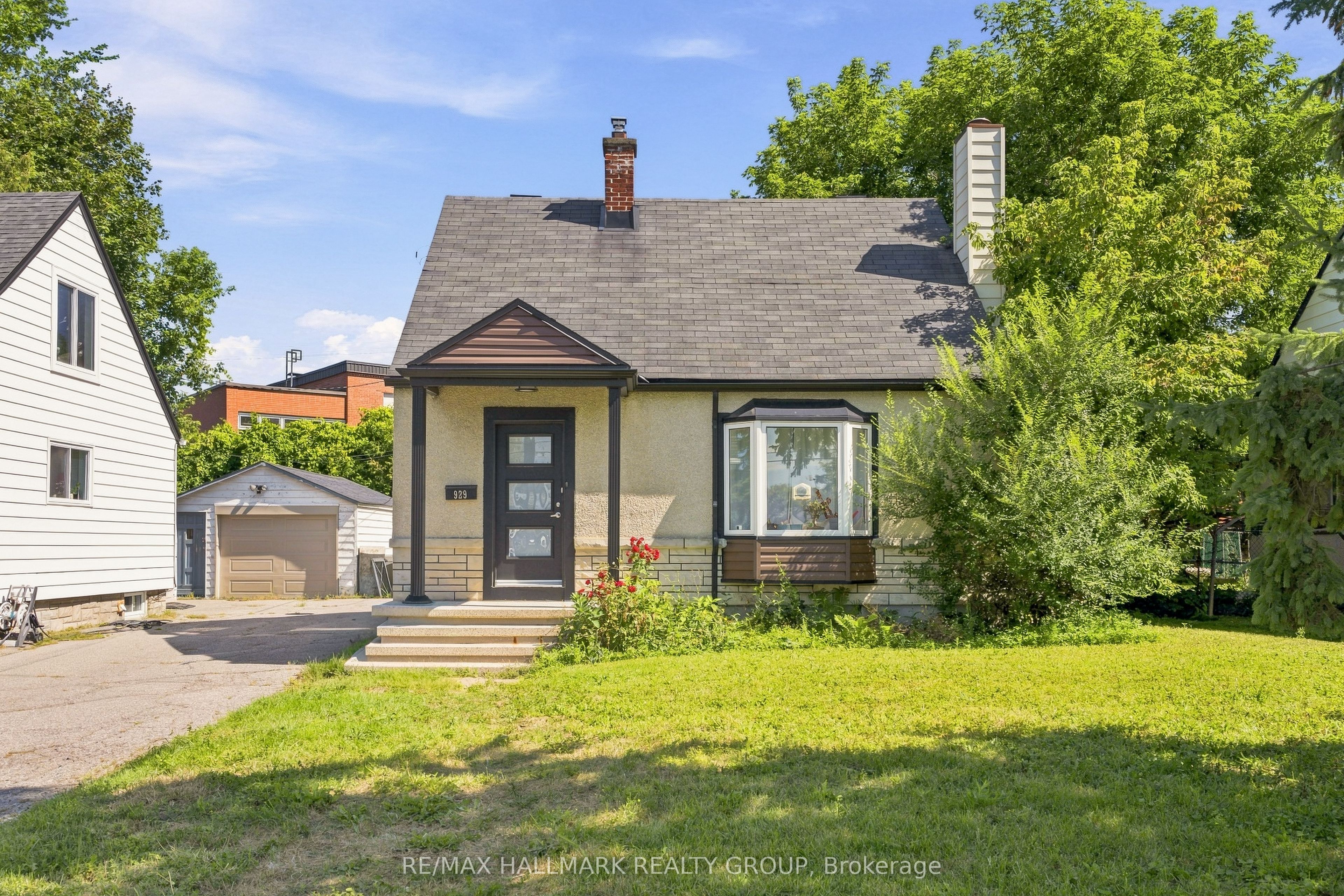 929 Merivale Road Property Photo 1