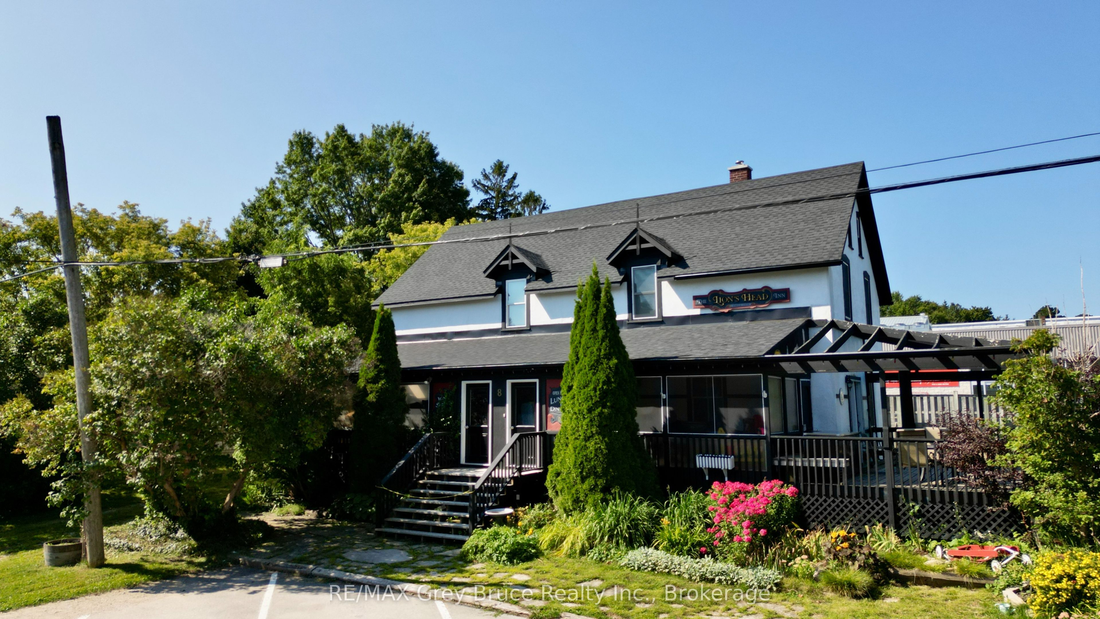 8 Helen Street Property Photo 1