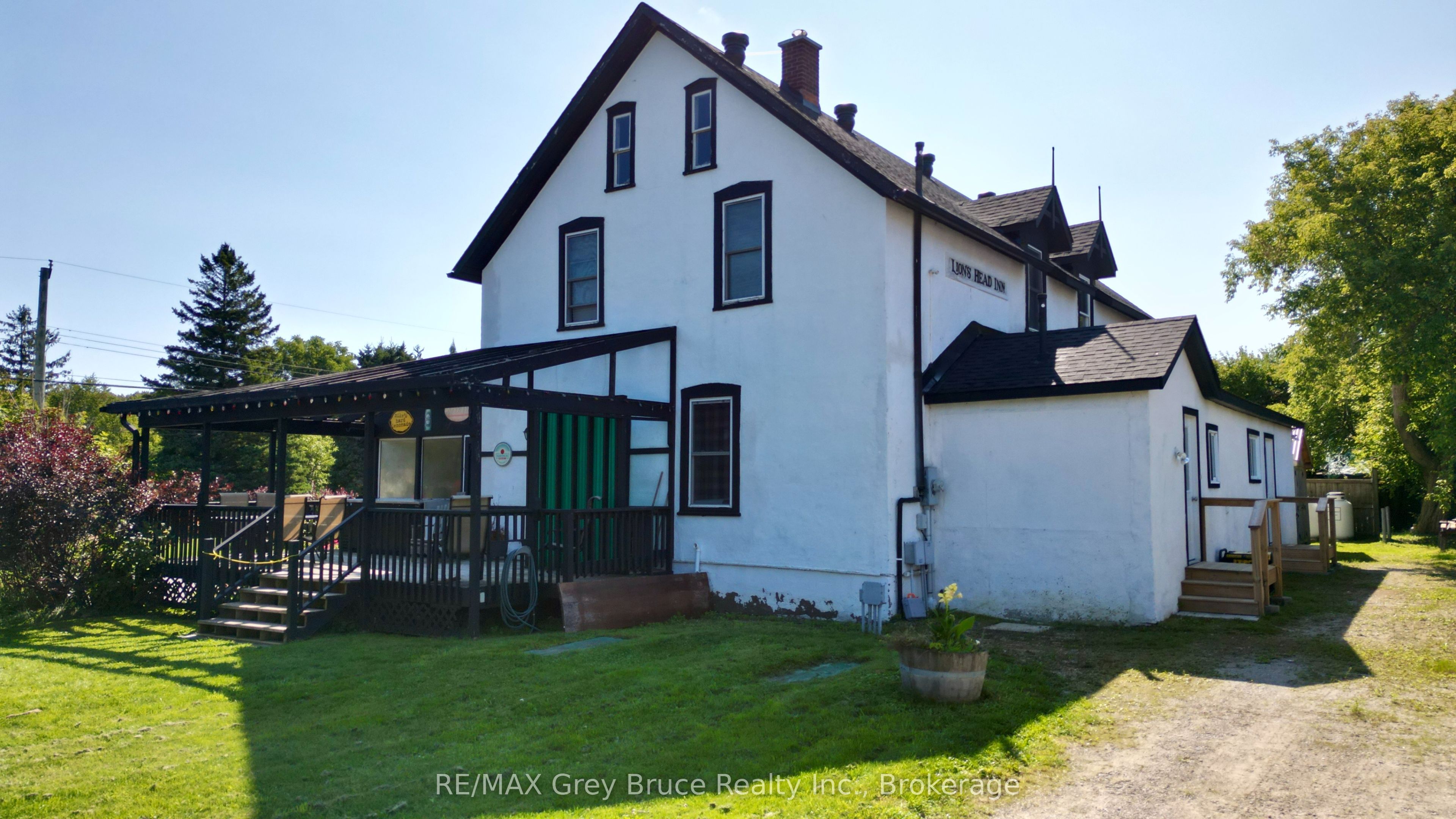 8 Helen Street Property Photo 4