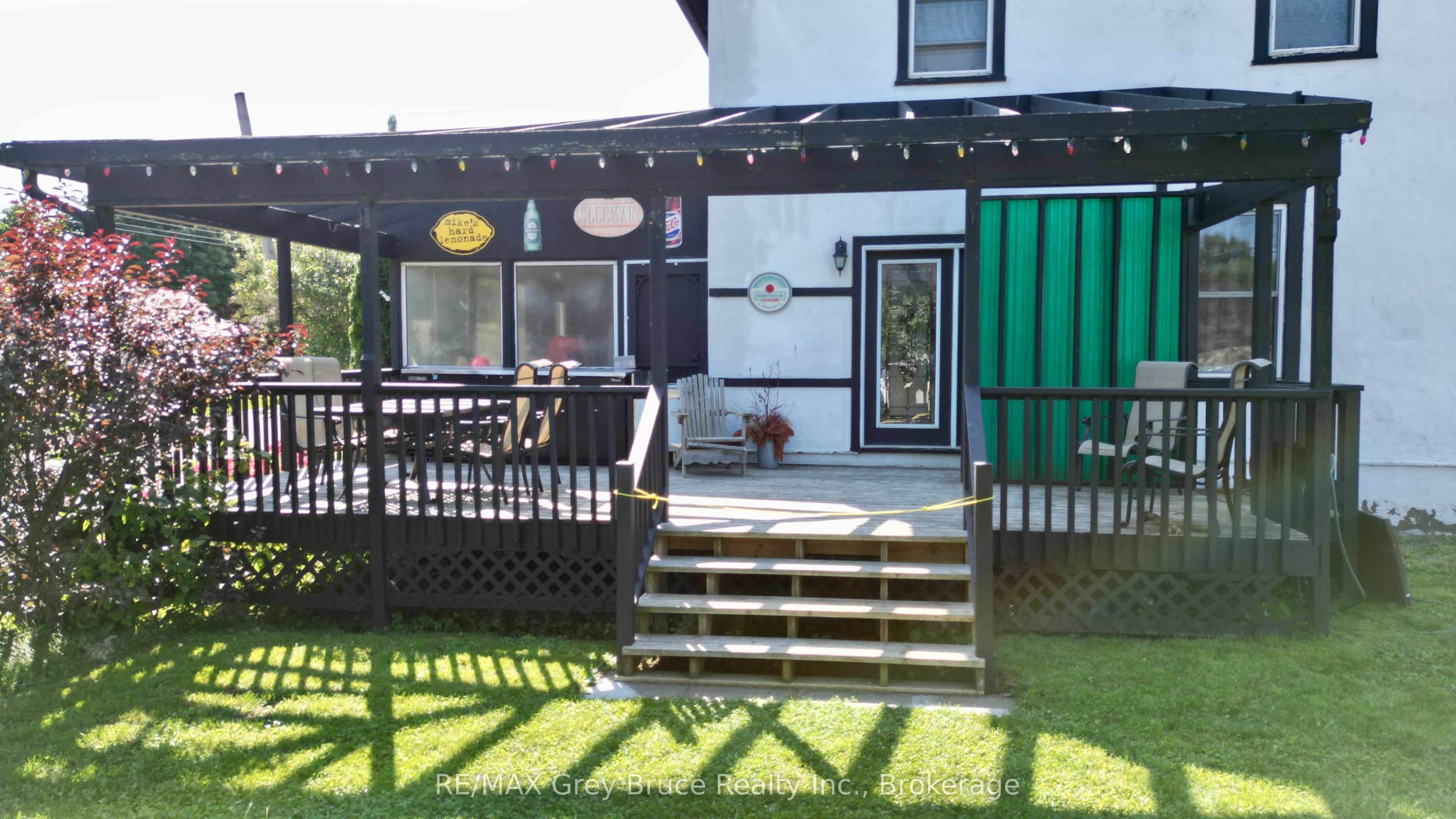 8 Helen Street Property Photo 6