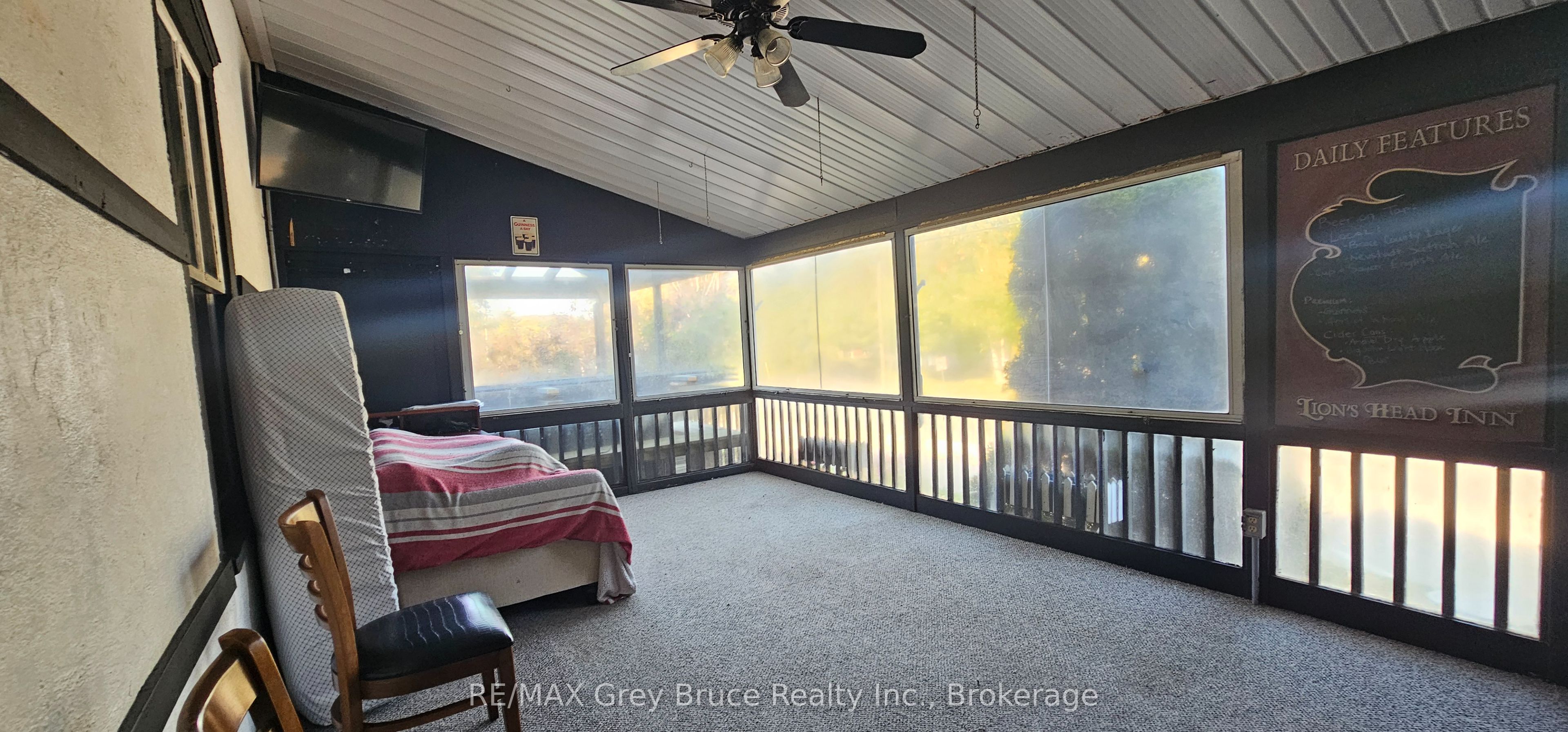 8 Helen Street Property Photo 14