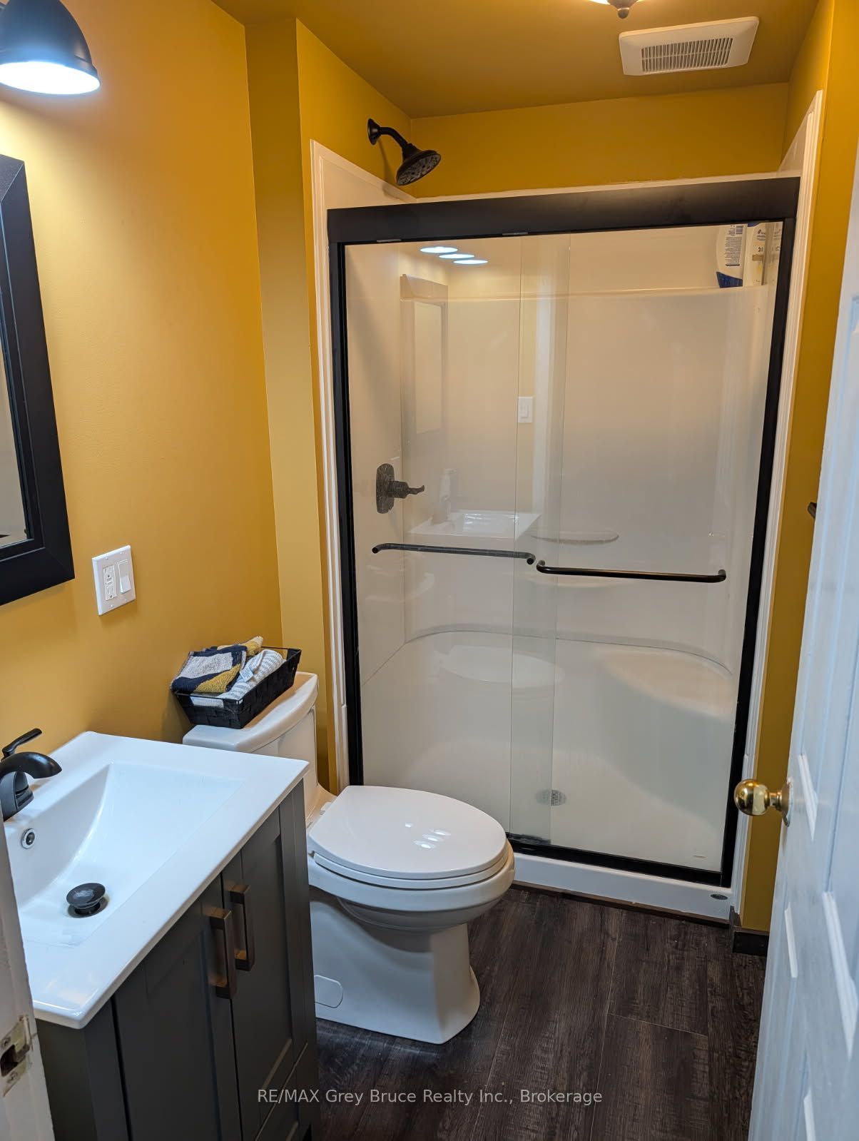 8 Helen Street Property Photo 19