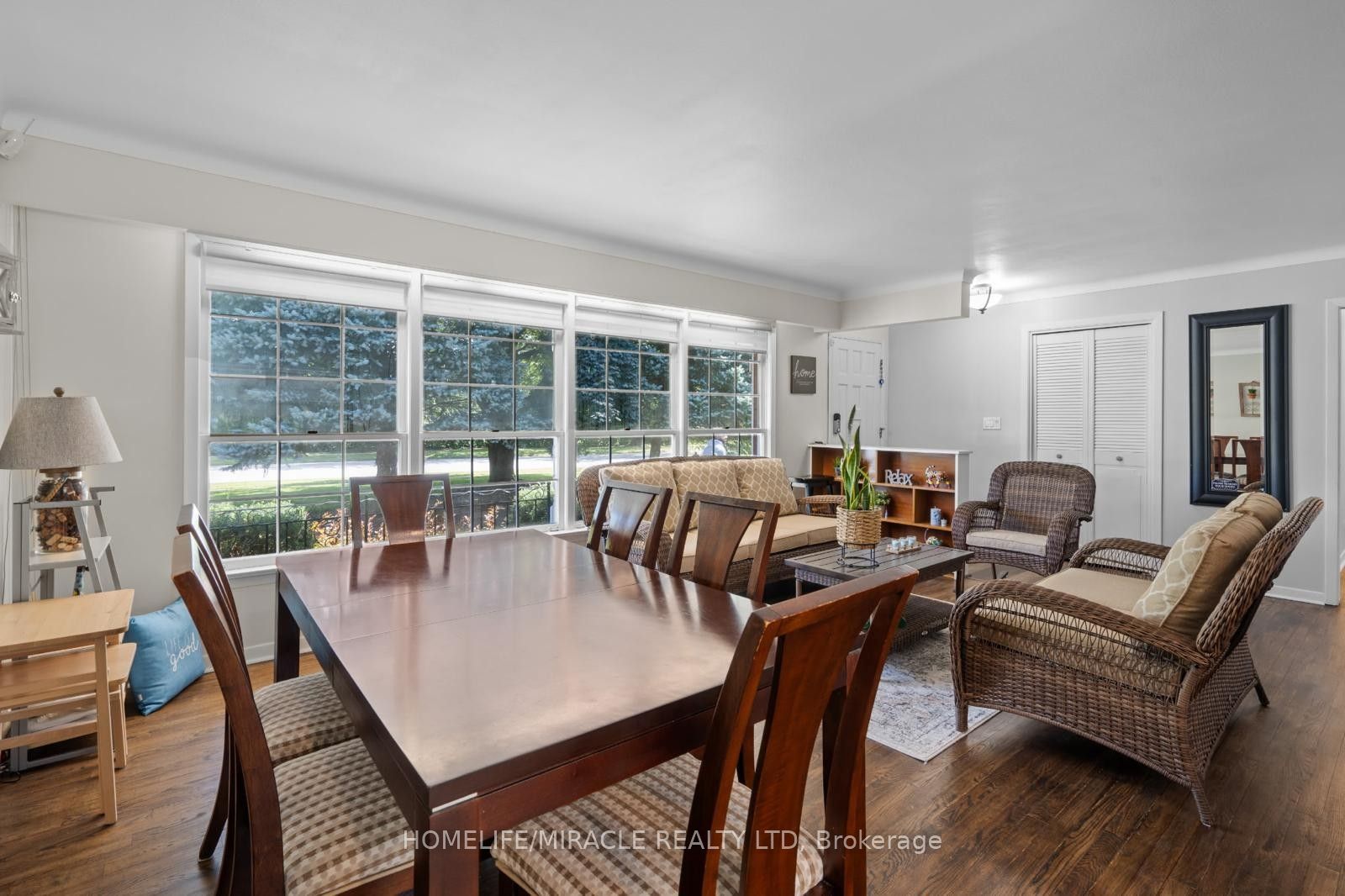 6495 Dorchester Road Property Photo 4