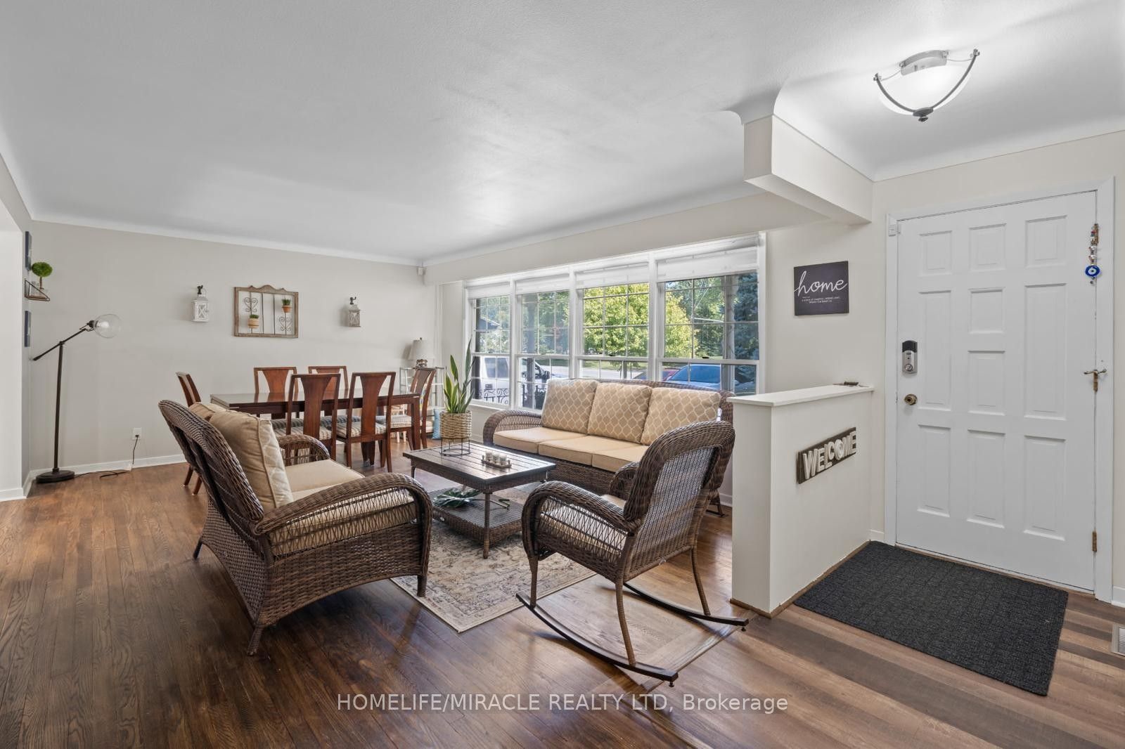 6495 Dorchester Road Property Photo 5