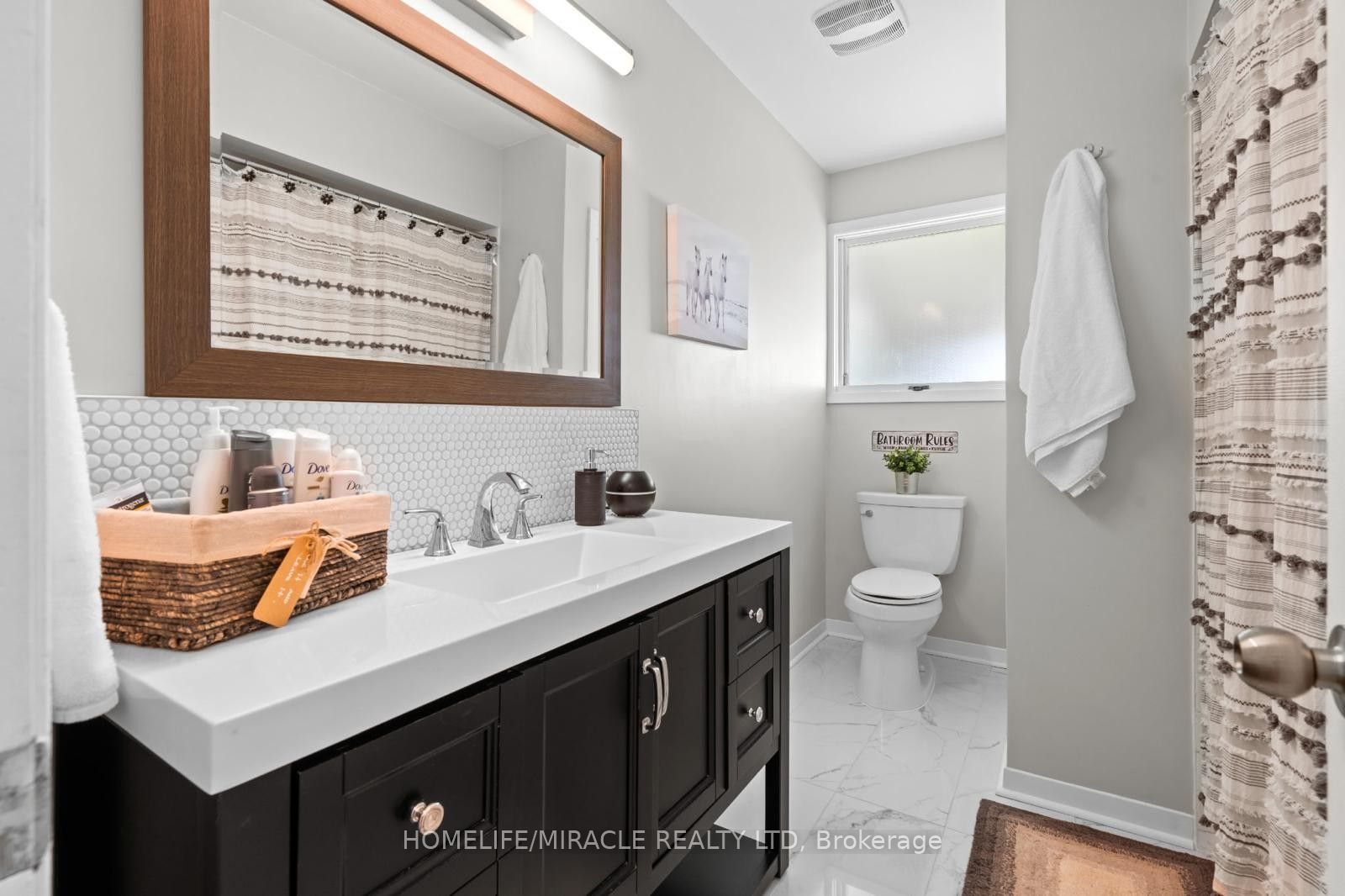 6495 Dorchester Road Property Photo 11