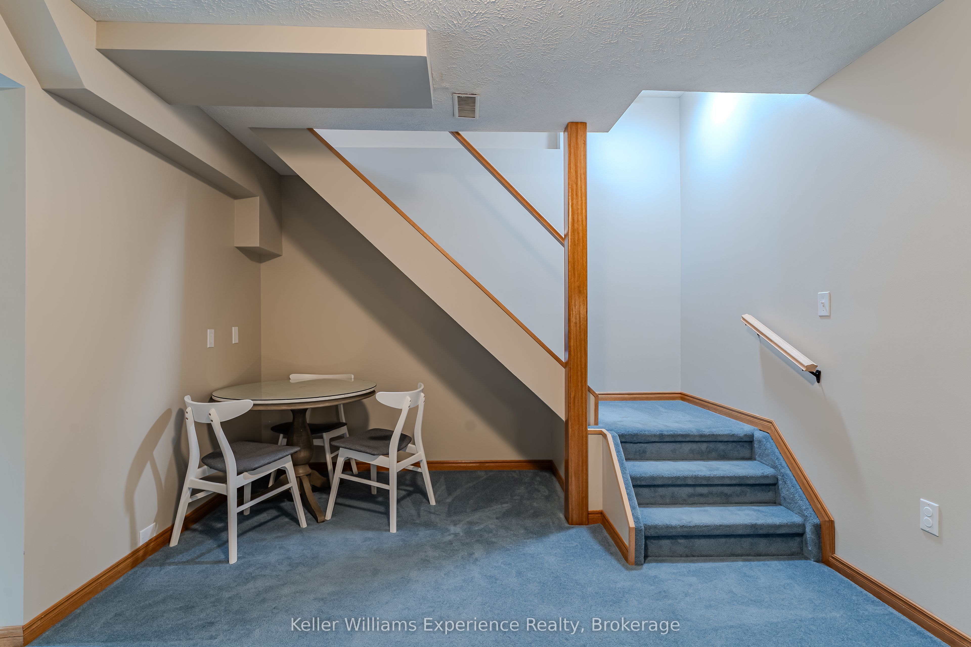 300 4th Avenue W Property Photo 27