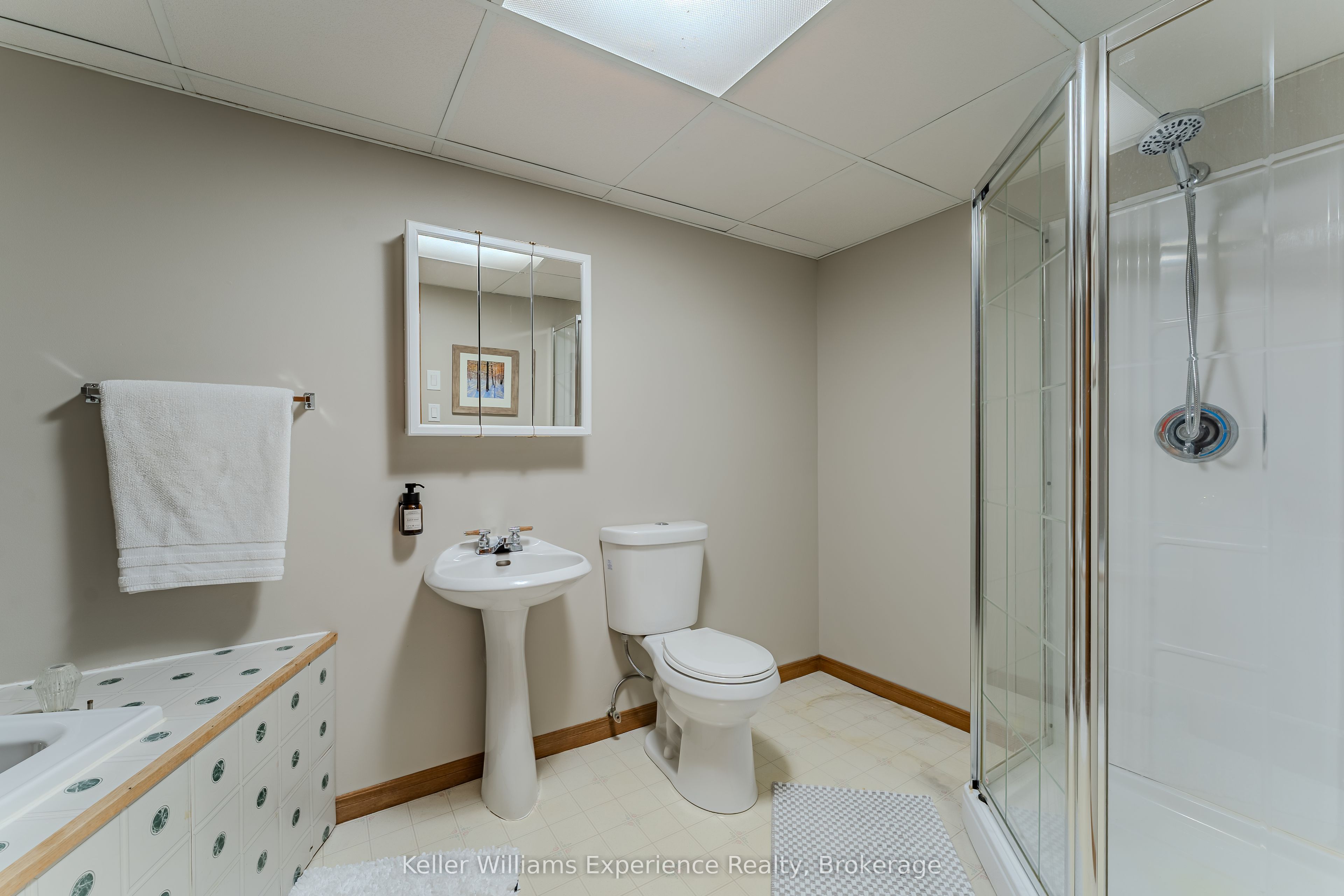 300 4th Avenue W Property Photo 32