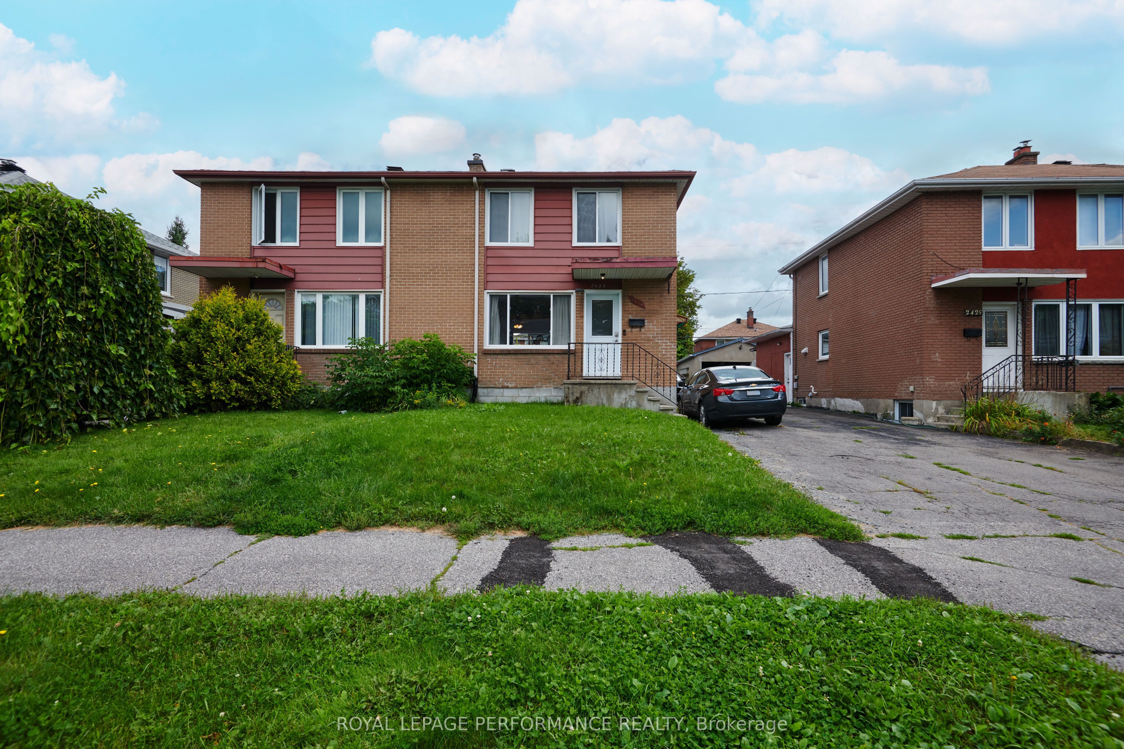 2423 Clementine Boulevard Property Photo 3