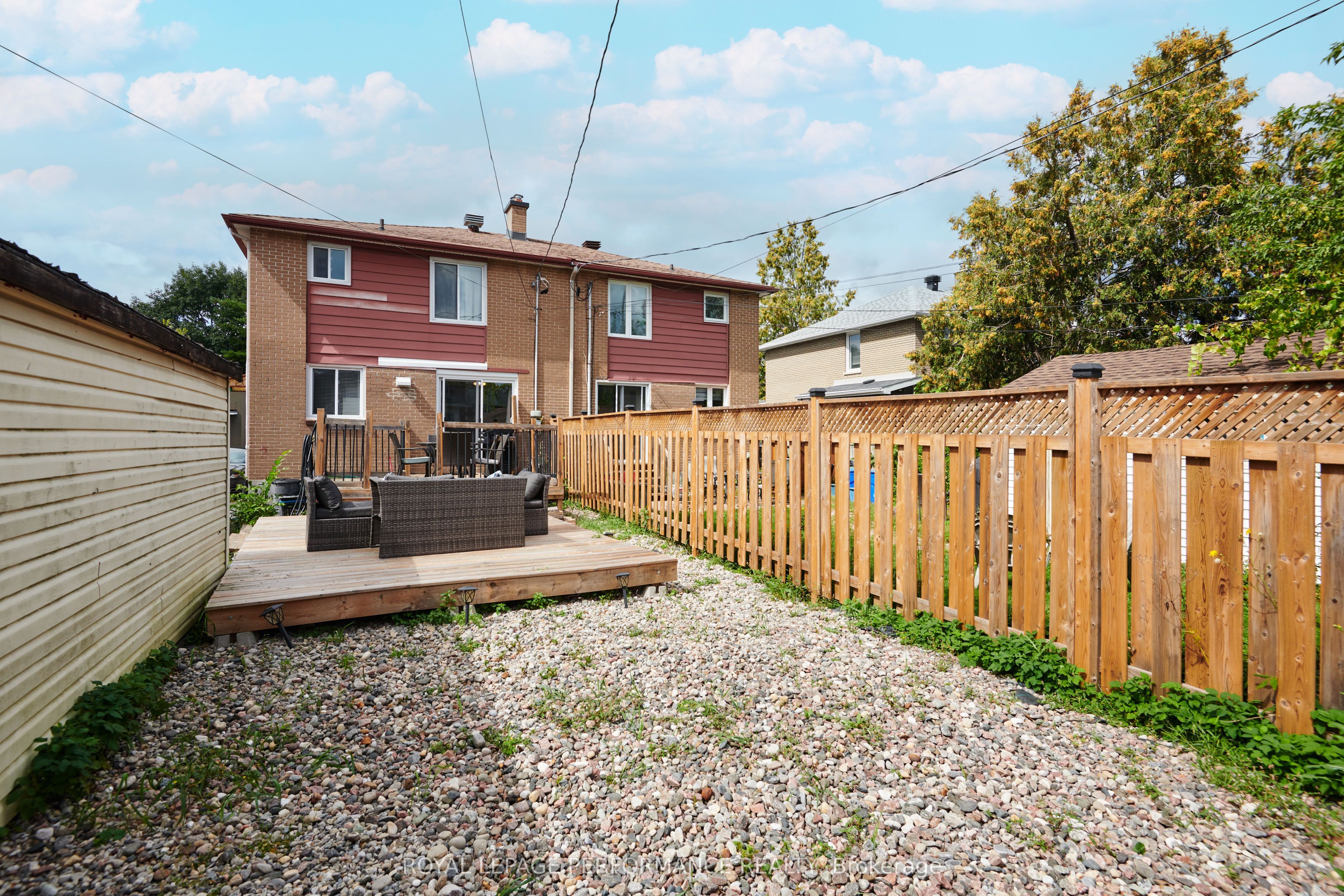 2423 Clementine Boulevard Property Photo 32