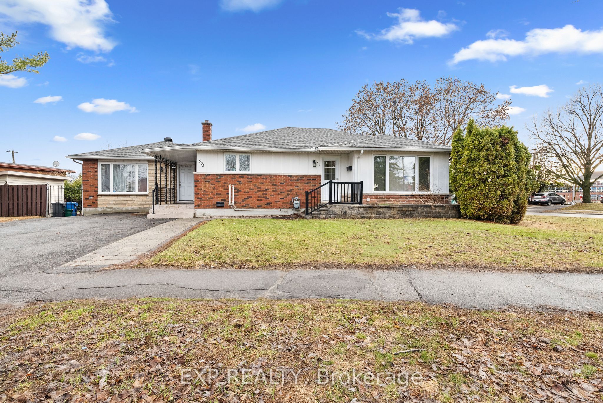692 Claude Street Property Photo 1