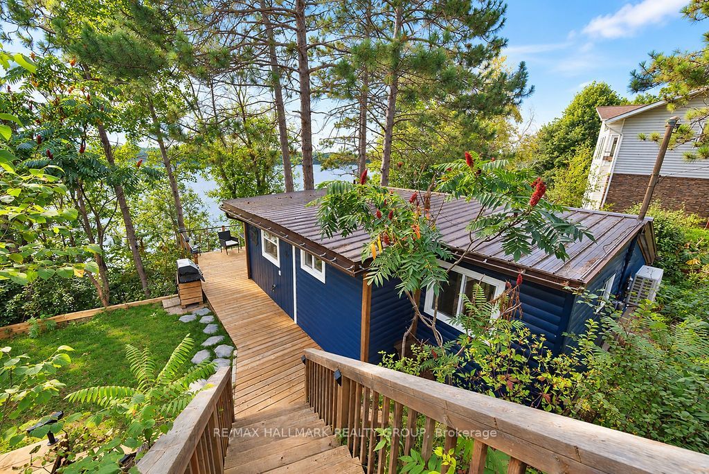 555 Island View Drive Property Photo 1
