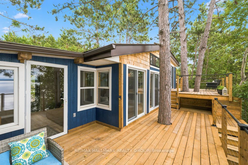 555 Island View Drive Property Photo 3