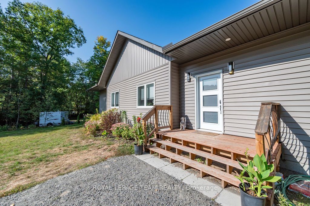 42153 Combermere Road Property Photo 15