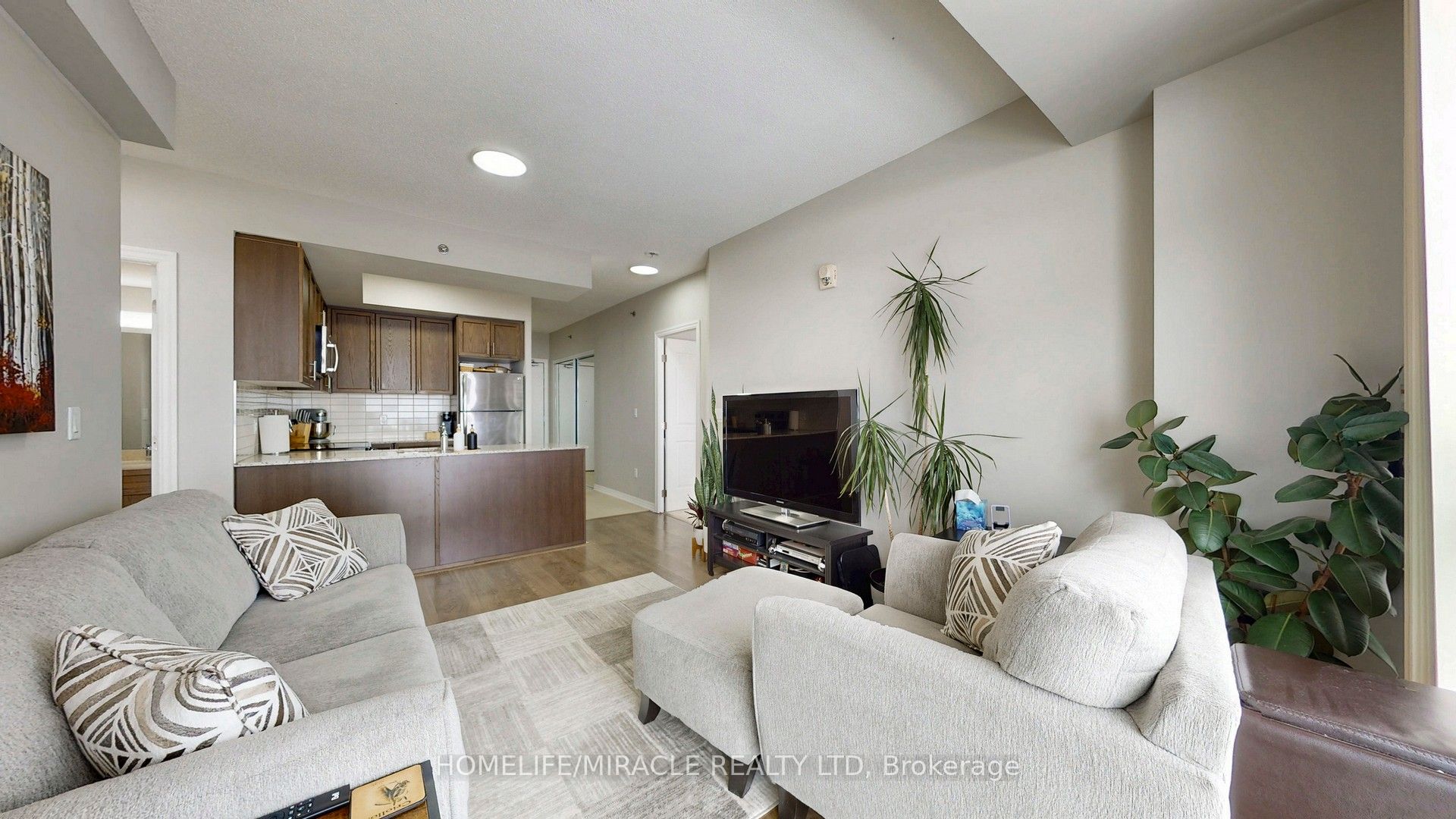 560 North Service Road 607 Property Photo 7