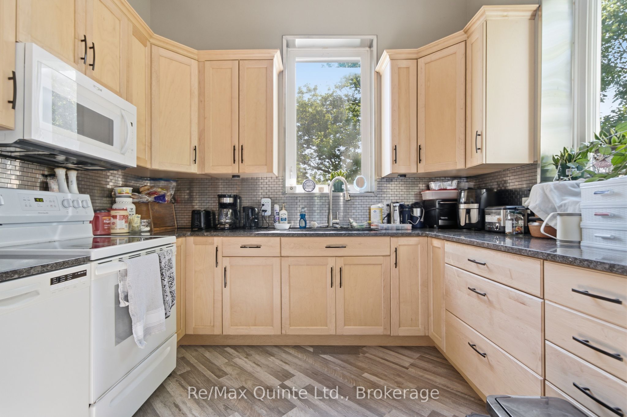 4611 Old Highway 2 Property Photo 12