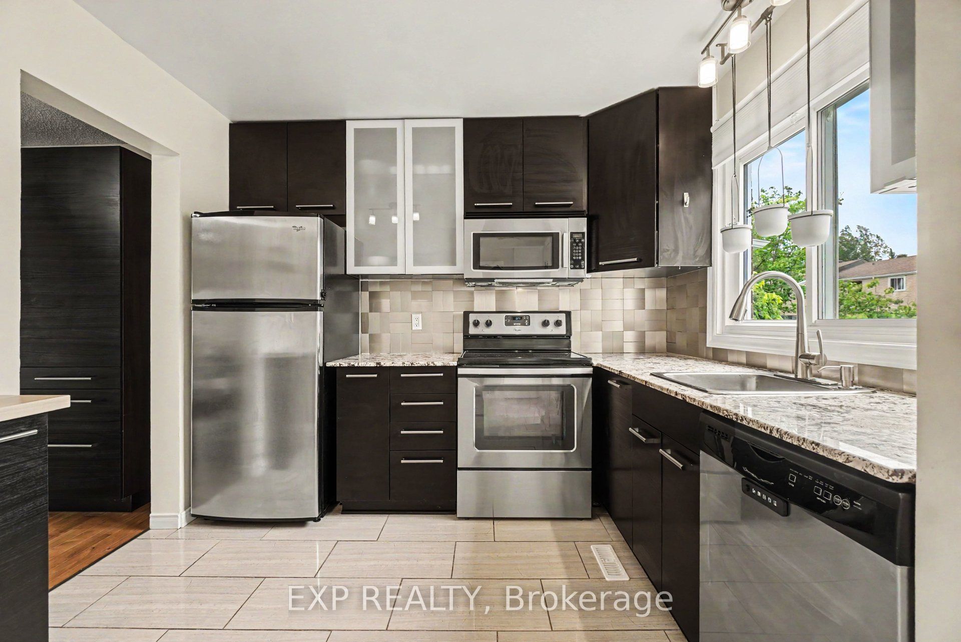 2030 Kelden Crescent 35 Property Photo 6