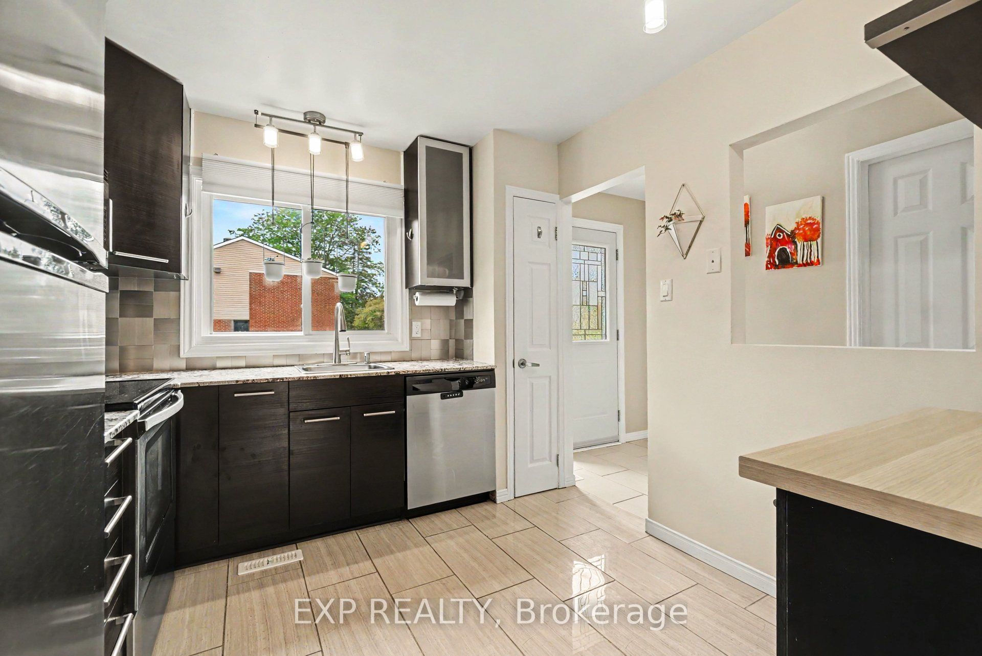 2030 Kelden Crescent 35 Property Photo 8
