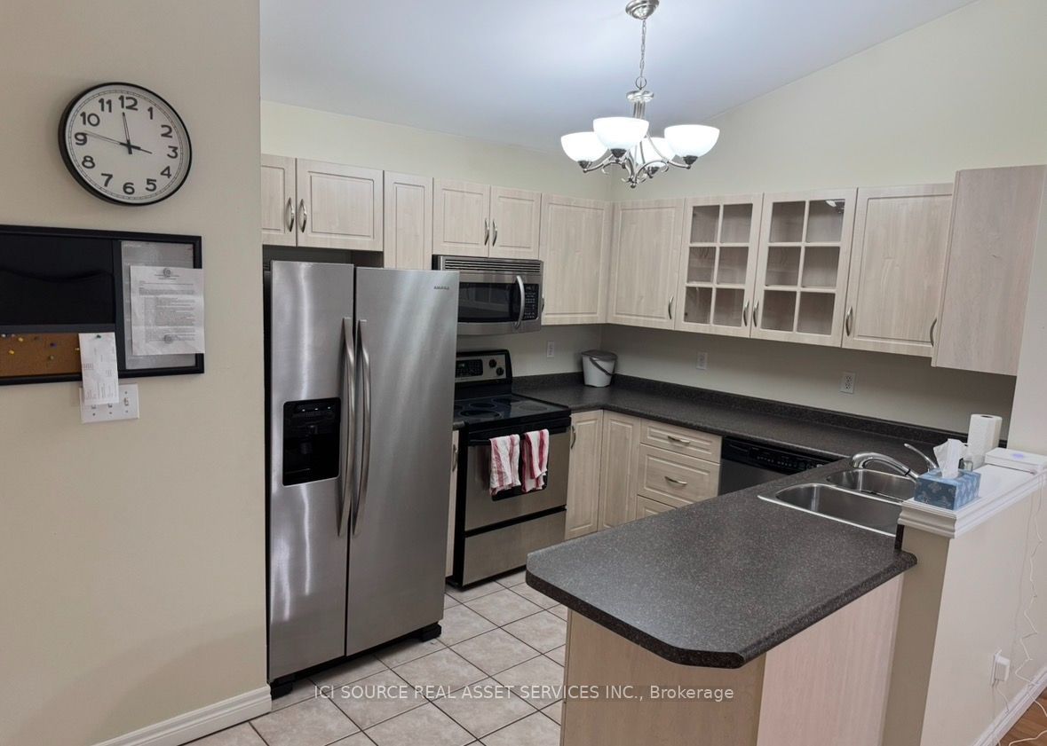 1799 Castleton Avenue Property Photo 5