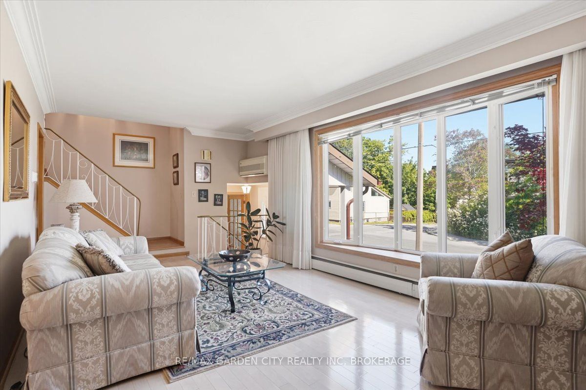 41 Albert Street W Property Photo 6