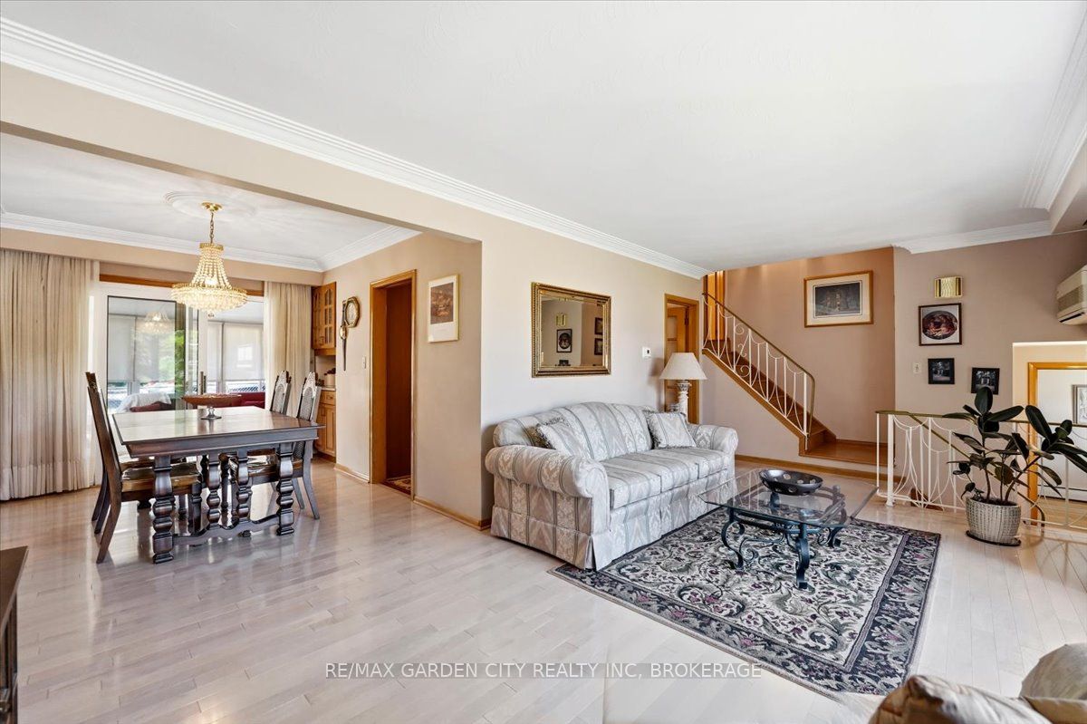 41 Albert Street W Property Photo 8