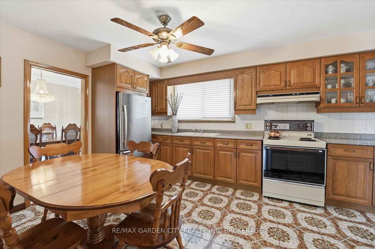 41 Albert Street W Property Photo 10