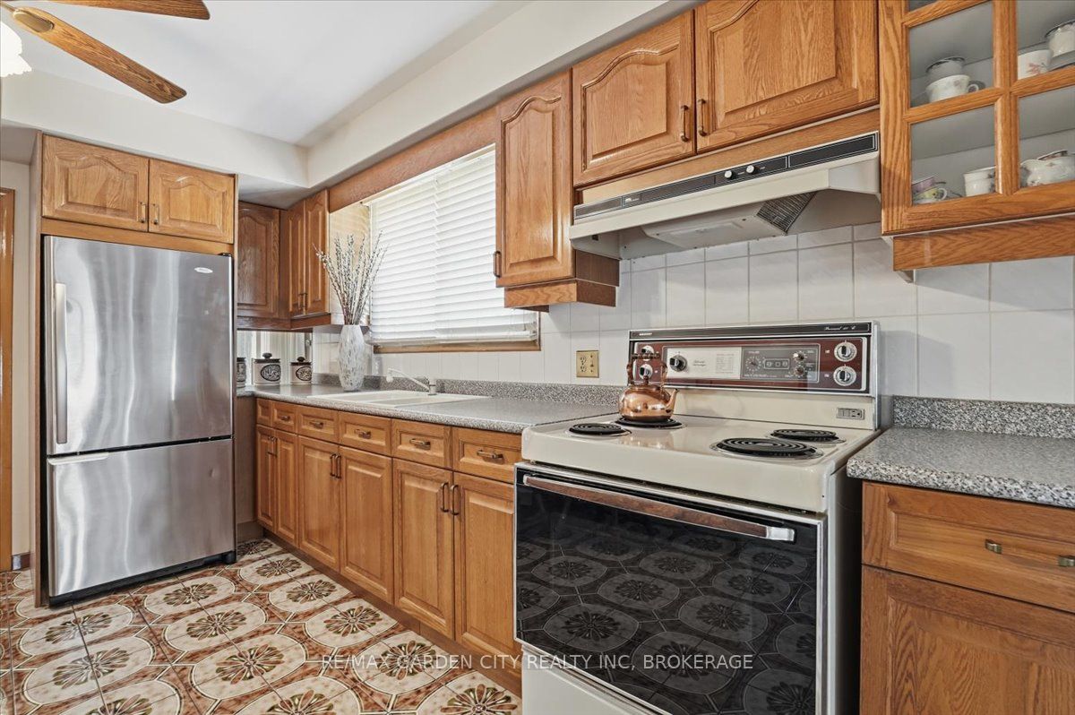41 Albert Street W Property Photo 11