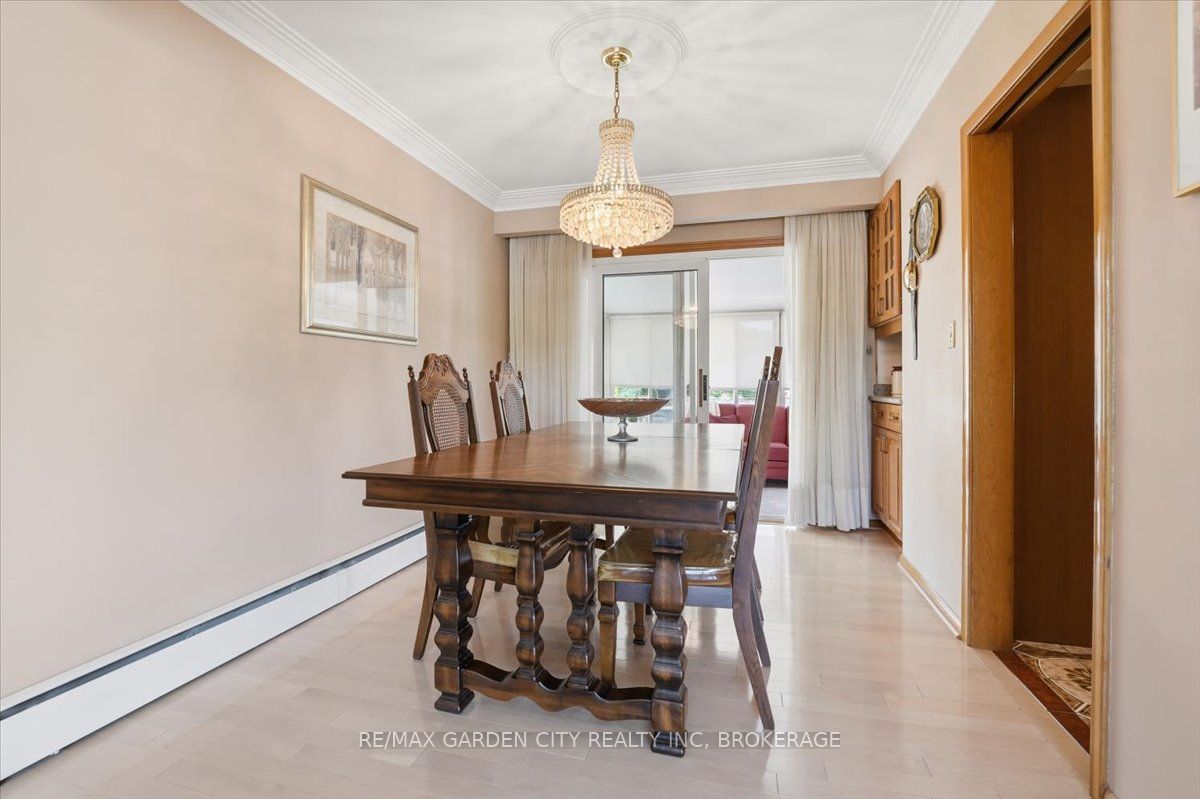 41 Albert Street W Property Photo 12