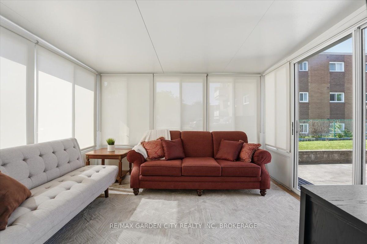 41 Albert Street W Property Photo 13