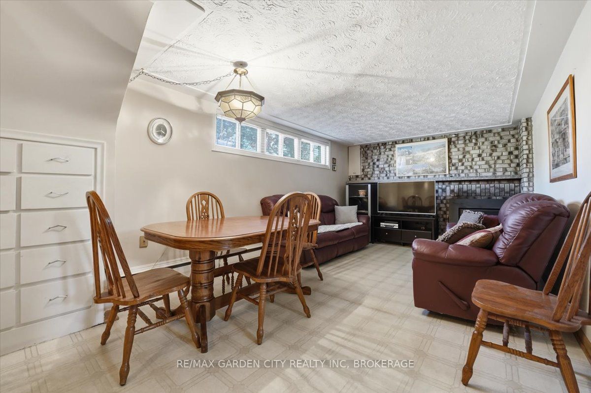41 Albert Street W Property Photo 23