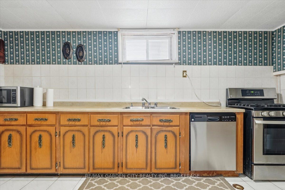 41 Albert Street W Property Photo 24