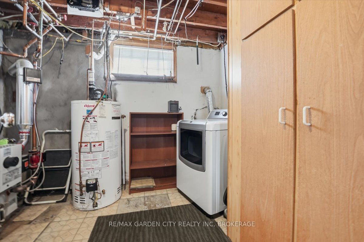 41 Albert Street W Property Photo 28