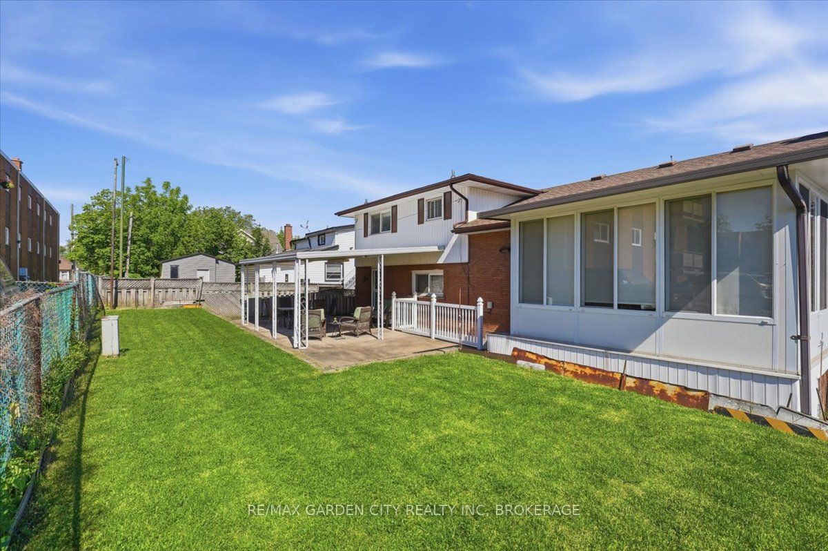 41 Albert Street W Property Photo 35