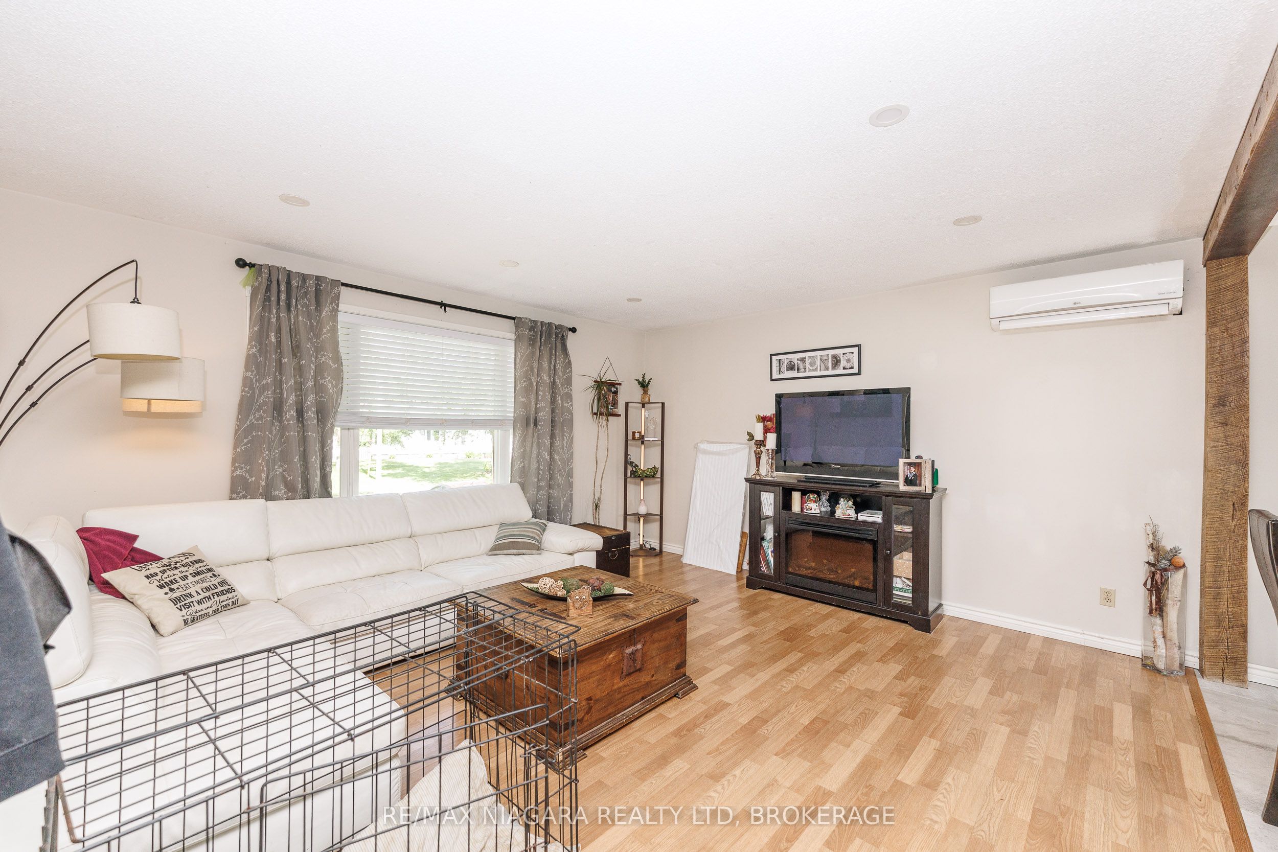 88 Pleasant Avenue N Property Photo 7