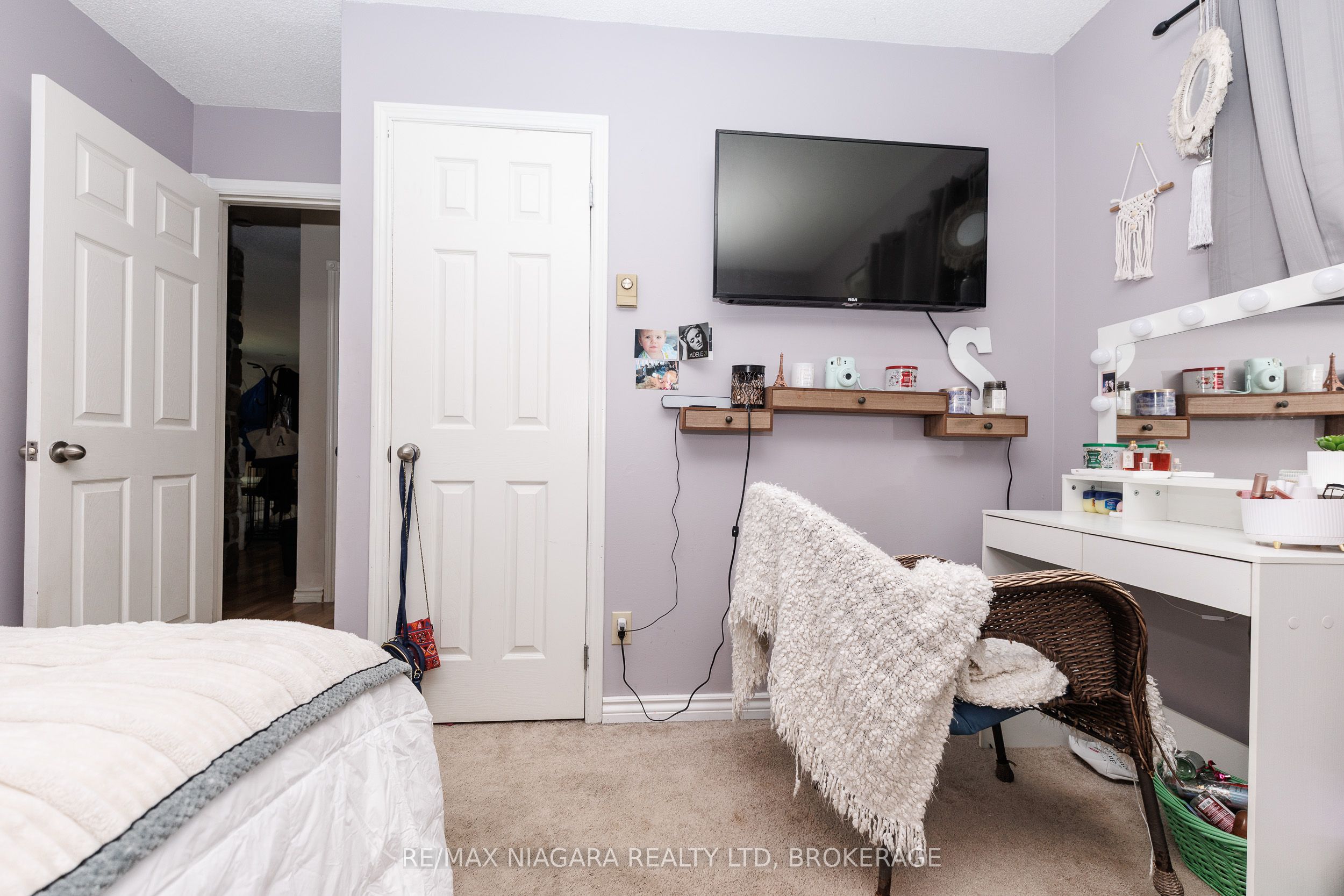 88 Pleasant Avenue N Property Photo 17