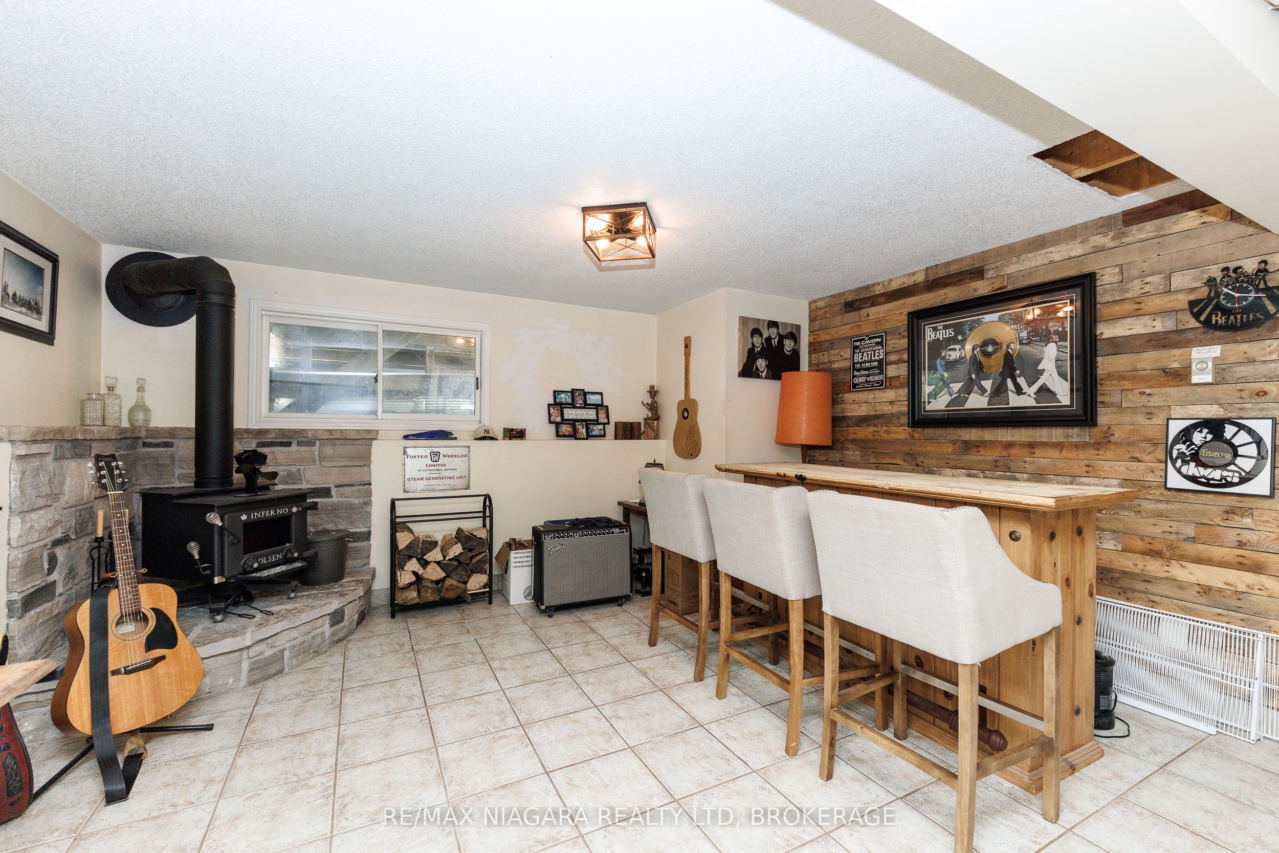 88 Pleasant Avenue N Property Photo 20
