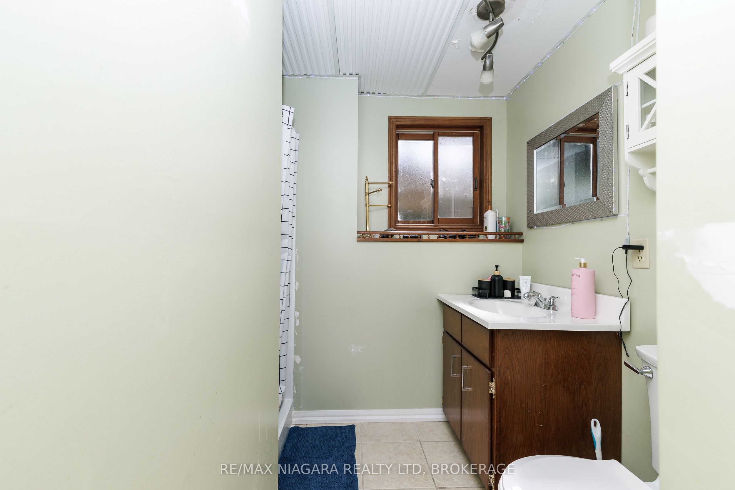 88 Pleasant Avenue N Property Photo 22