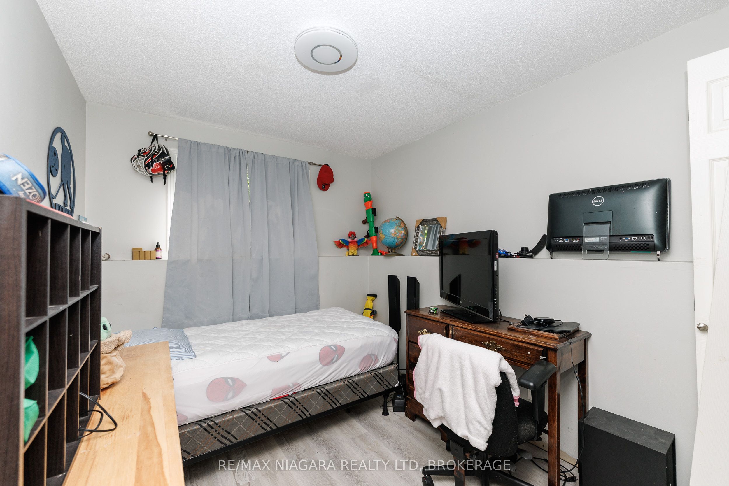 88 Pleasant Avenue N Property Photo 23