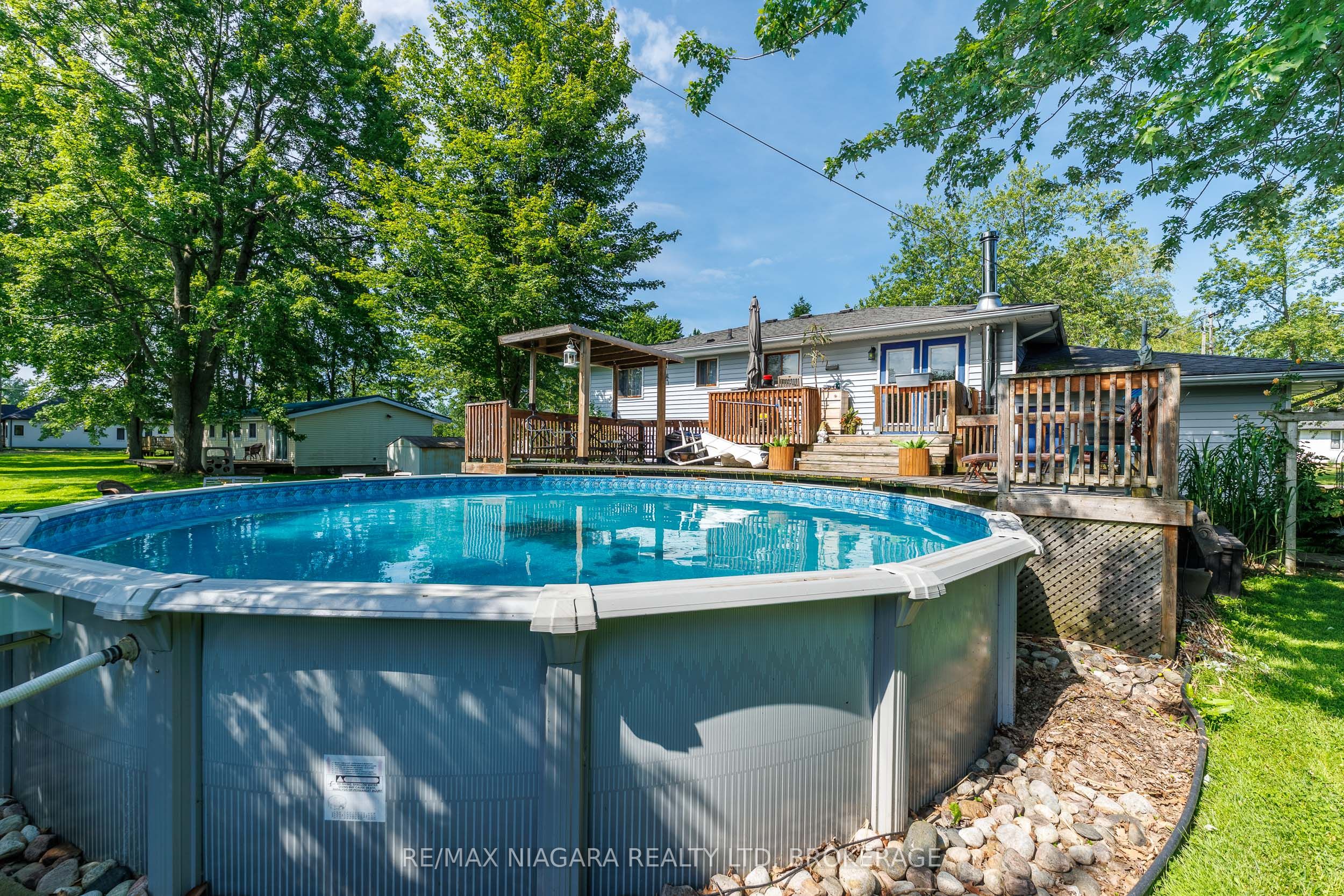 88 Pleasant Avenue N Property Photo 27