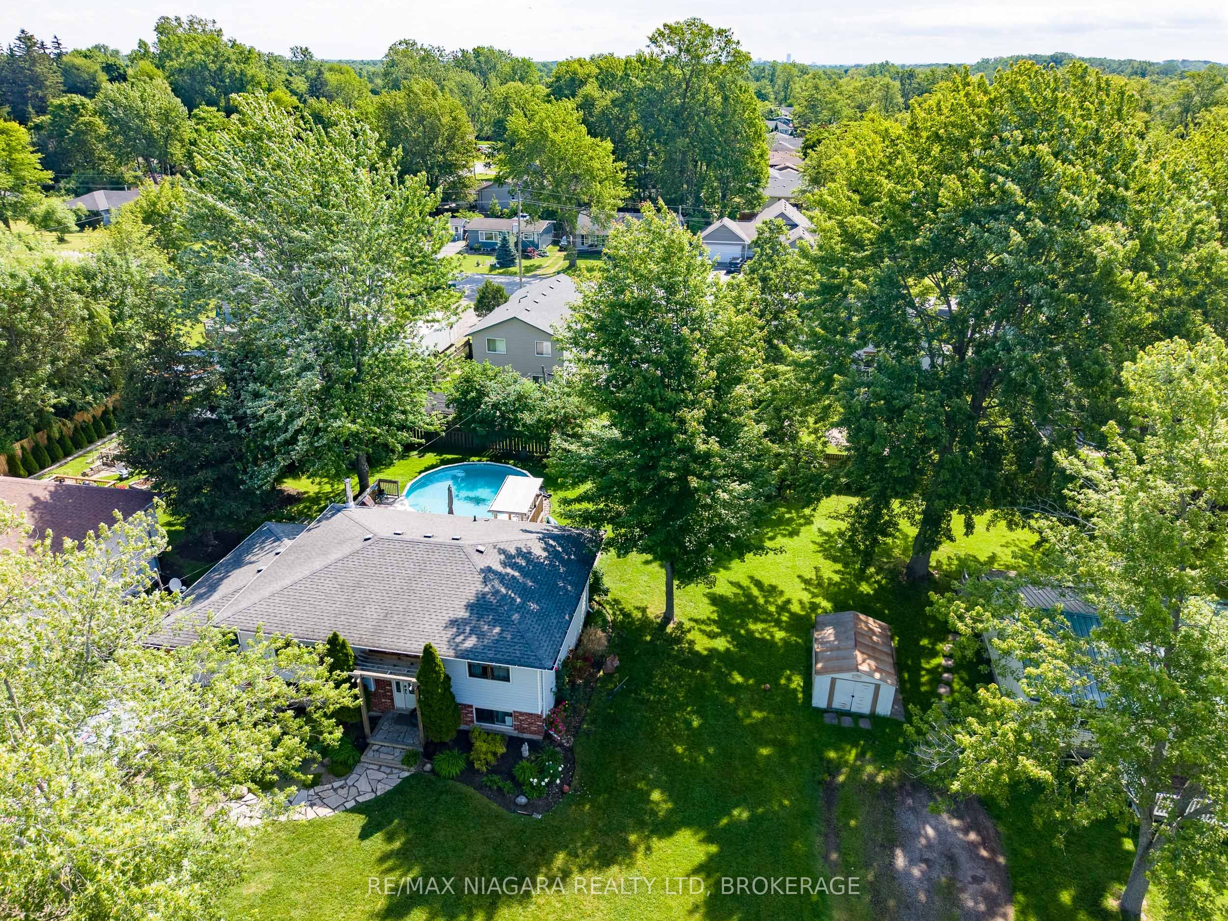 88 Pleasant Avenue N Property Photo 28