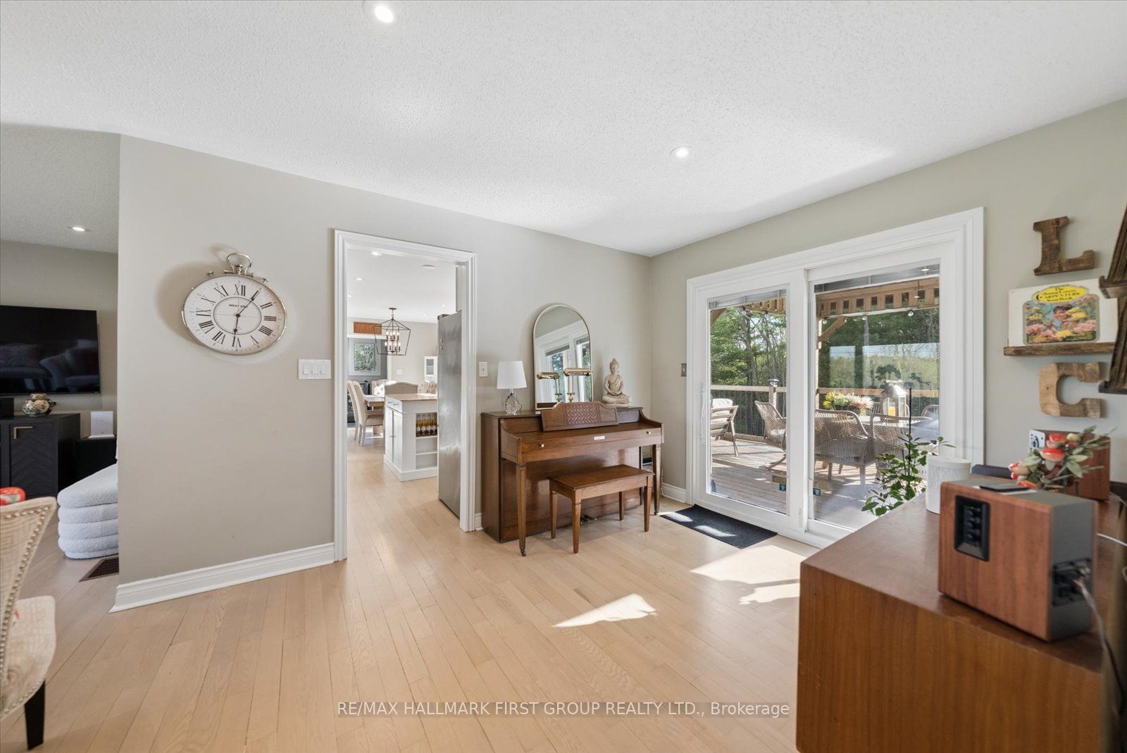 2720 Castle Hill Drive Property Photo 10