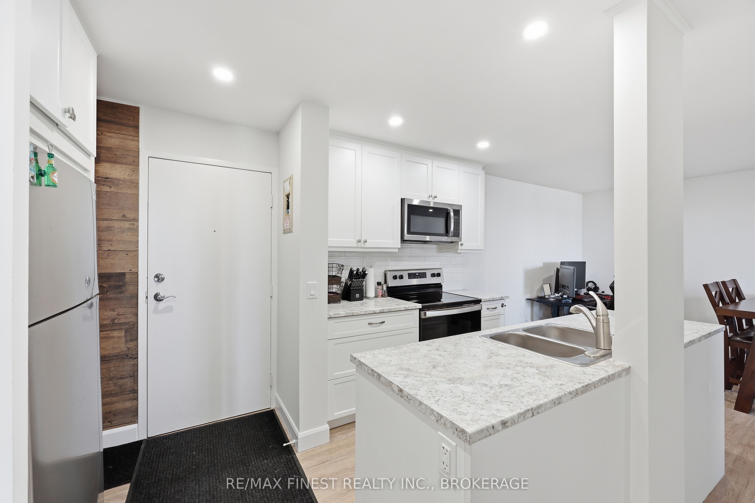 334 Queen Mary Road 408 Property Photo 14