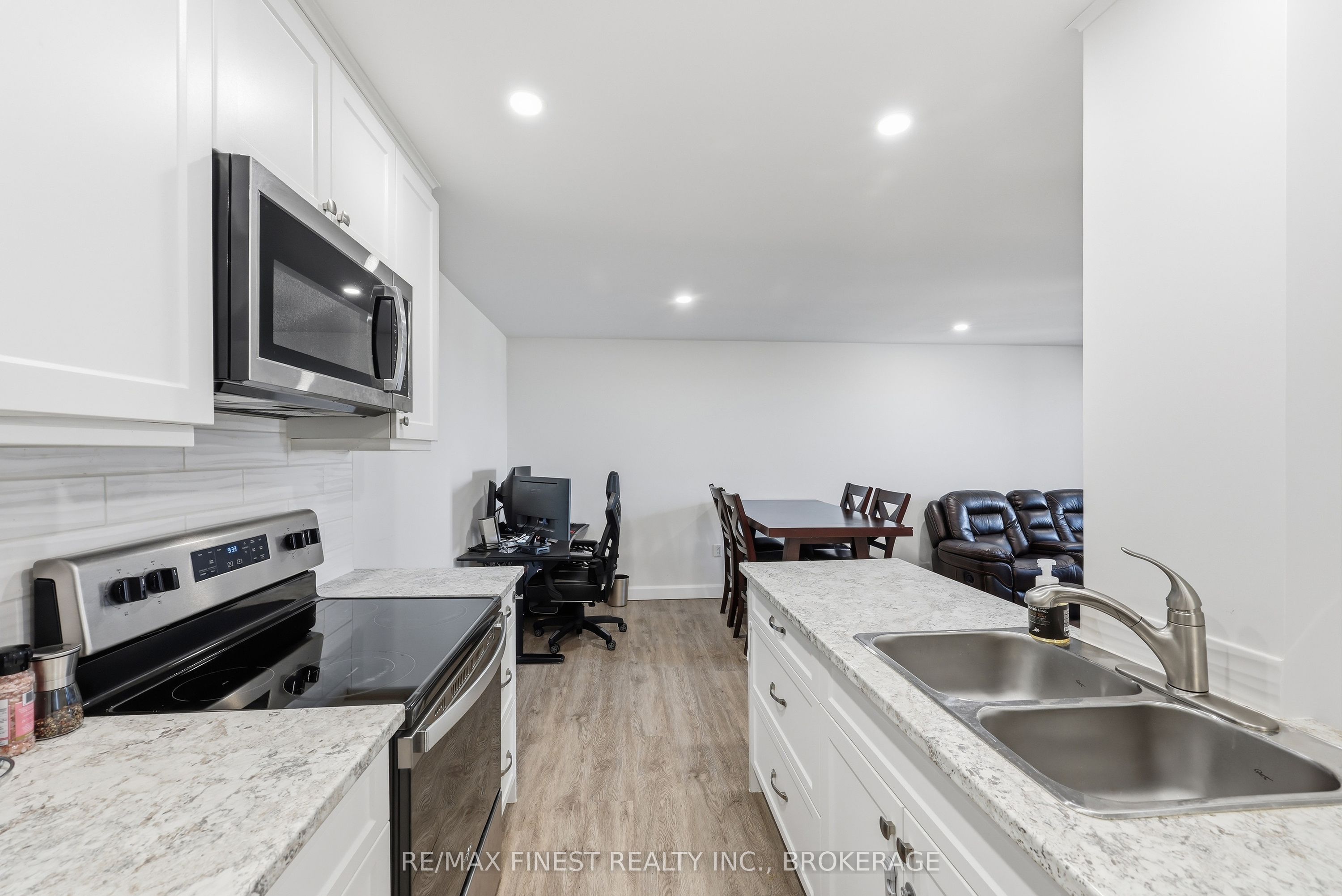 334 Queen Mary Road 408 Property Photo 17