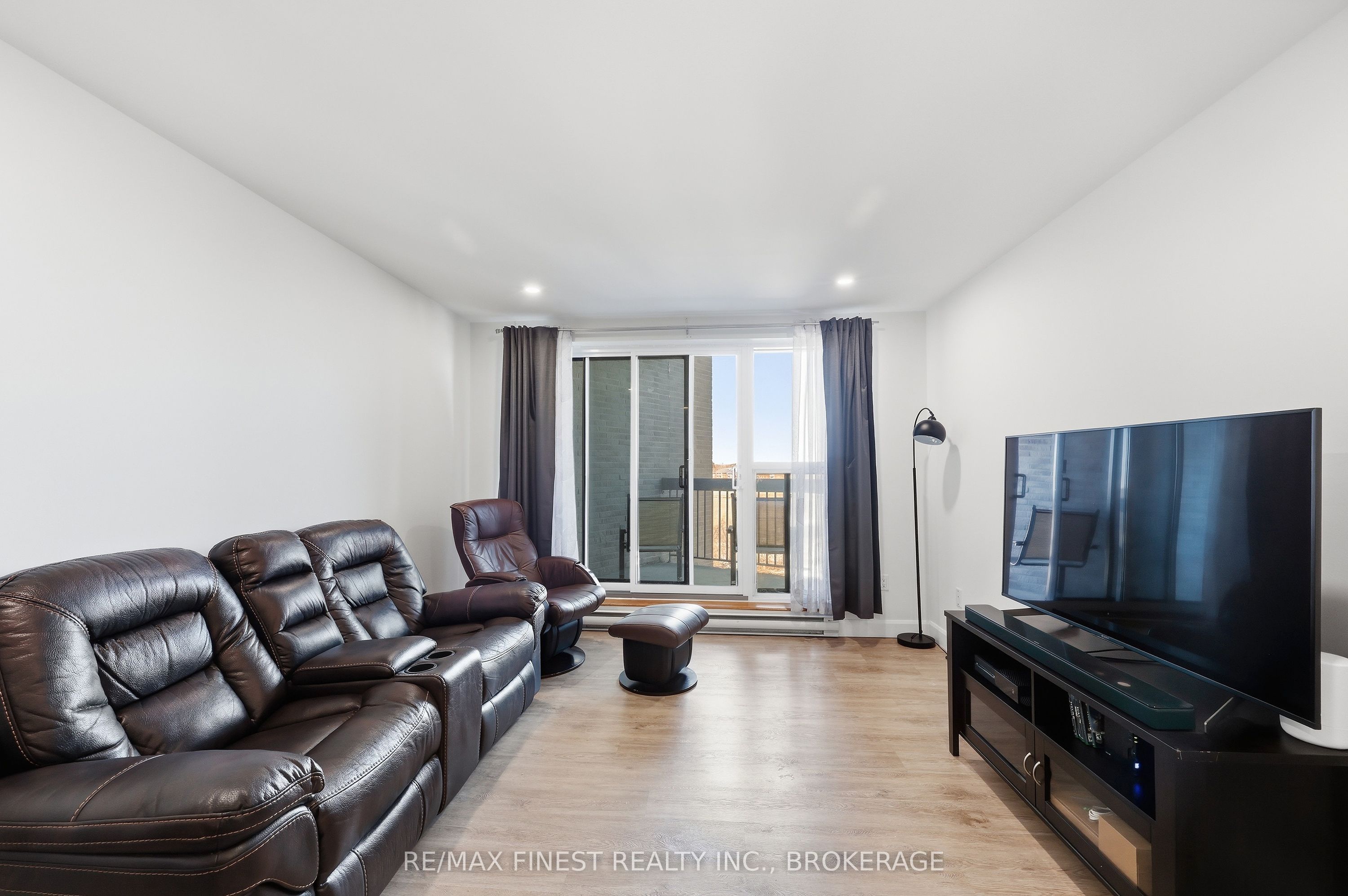 334 Queen Mary Road 408 Property Photo 21