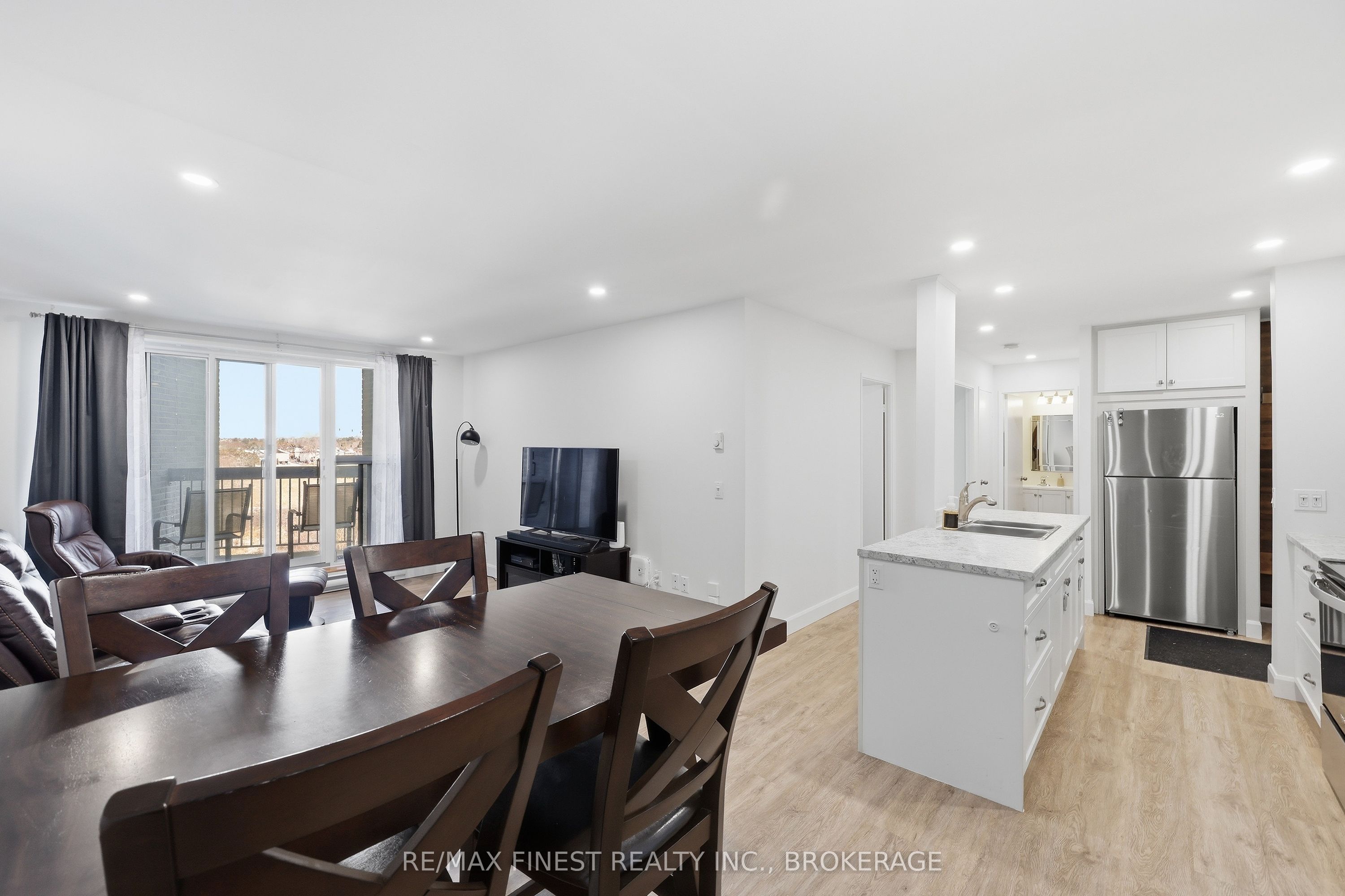 334 Queen Mary Road 408 Property Photo 24
