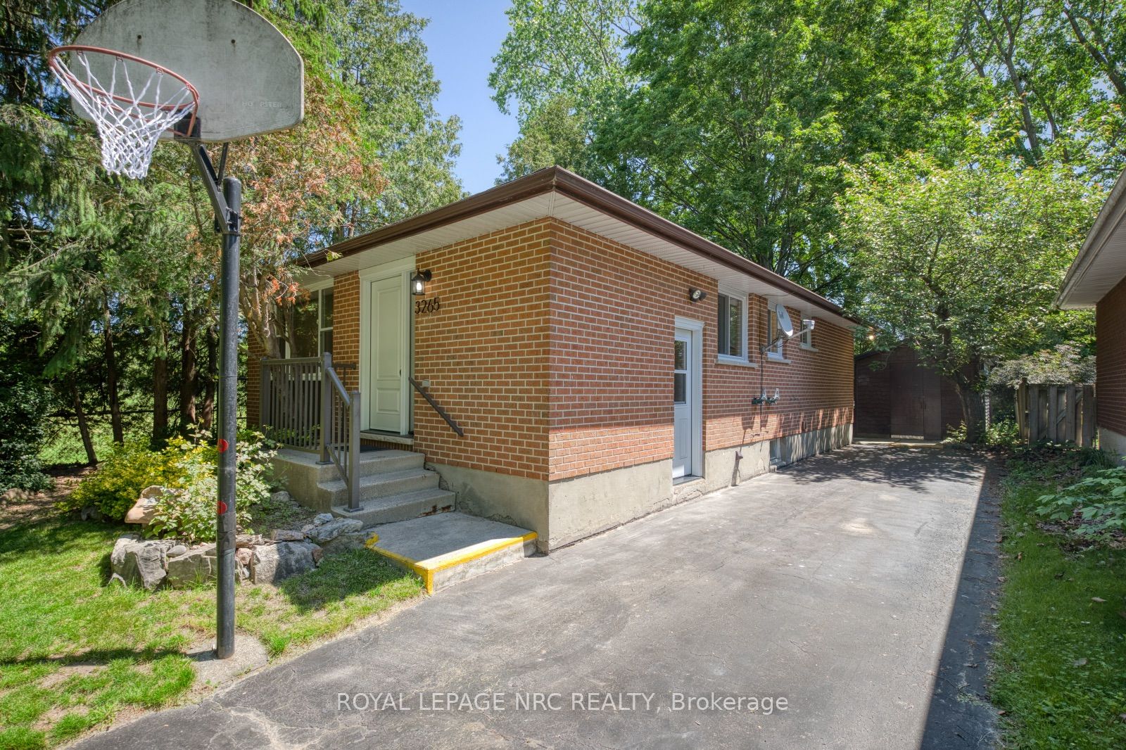 3265 Addison Avenue Property Photo 3