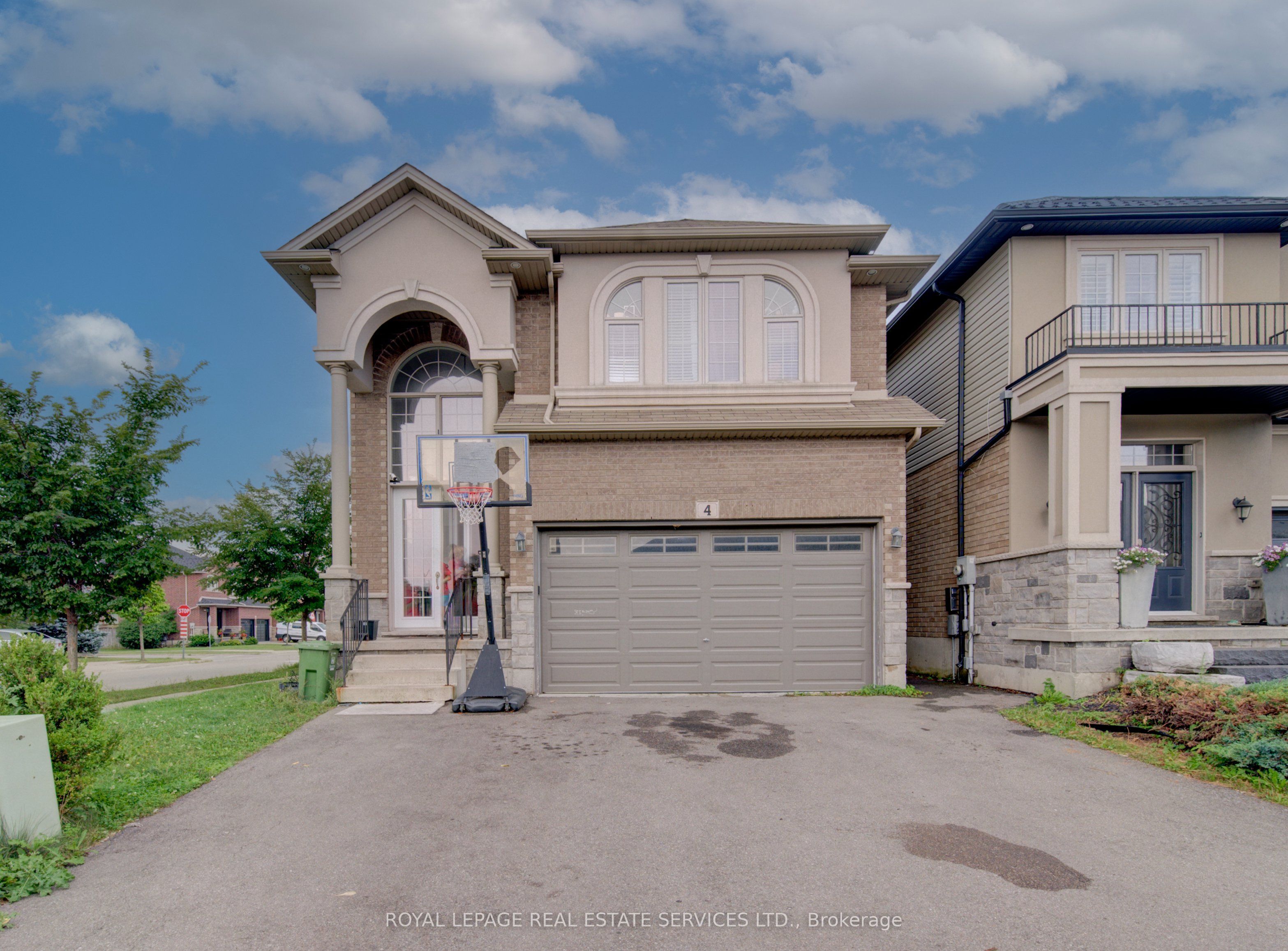 4 Chartwell Circle S Property Photo 1