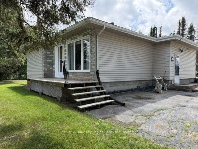 5377 Highway 11 N Property Photo 1